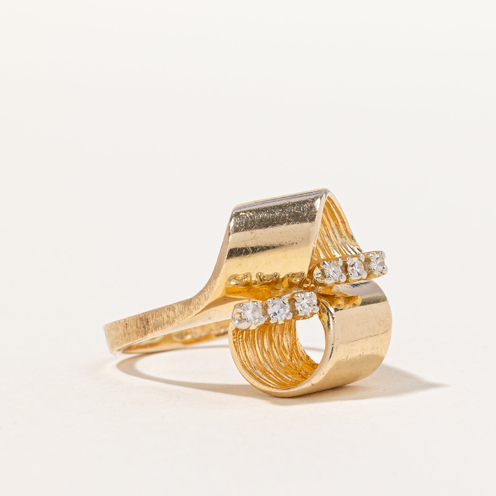 Diamond Cocktail Ring | 0.10ctw | SZ 6.25 |