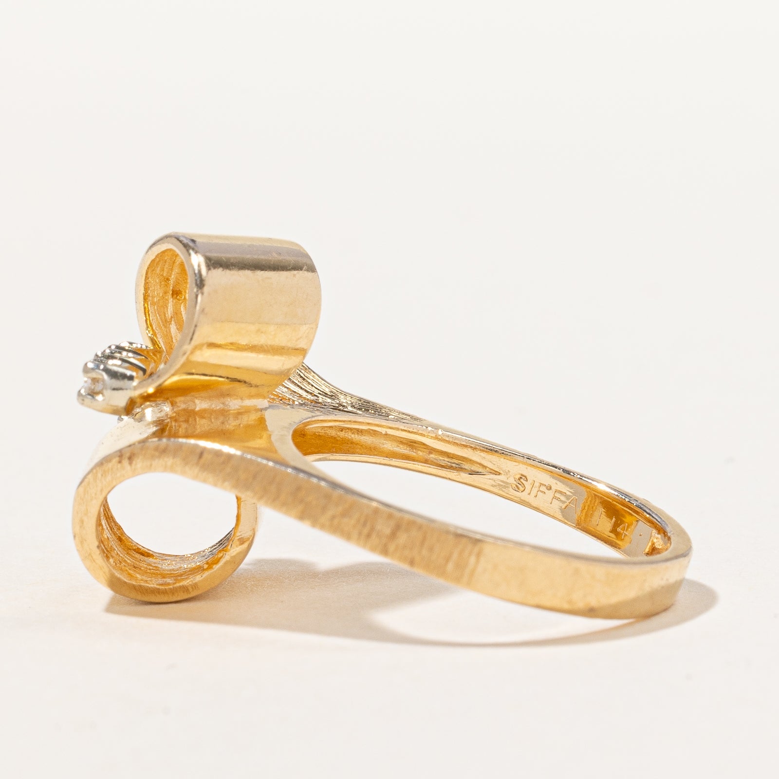 Diamond Cocktail Ring | 0.10ctw | SZ 6.25 |