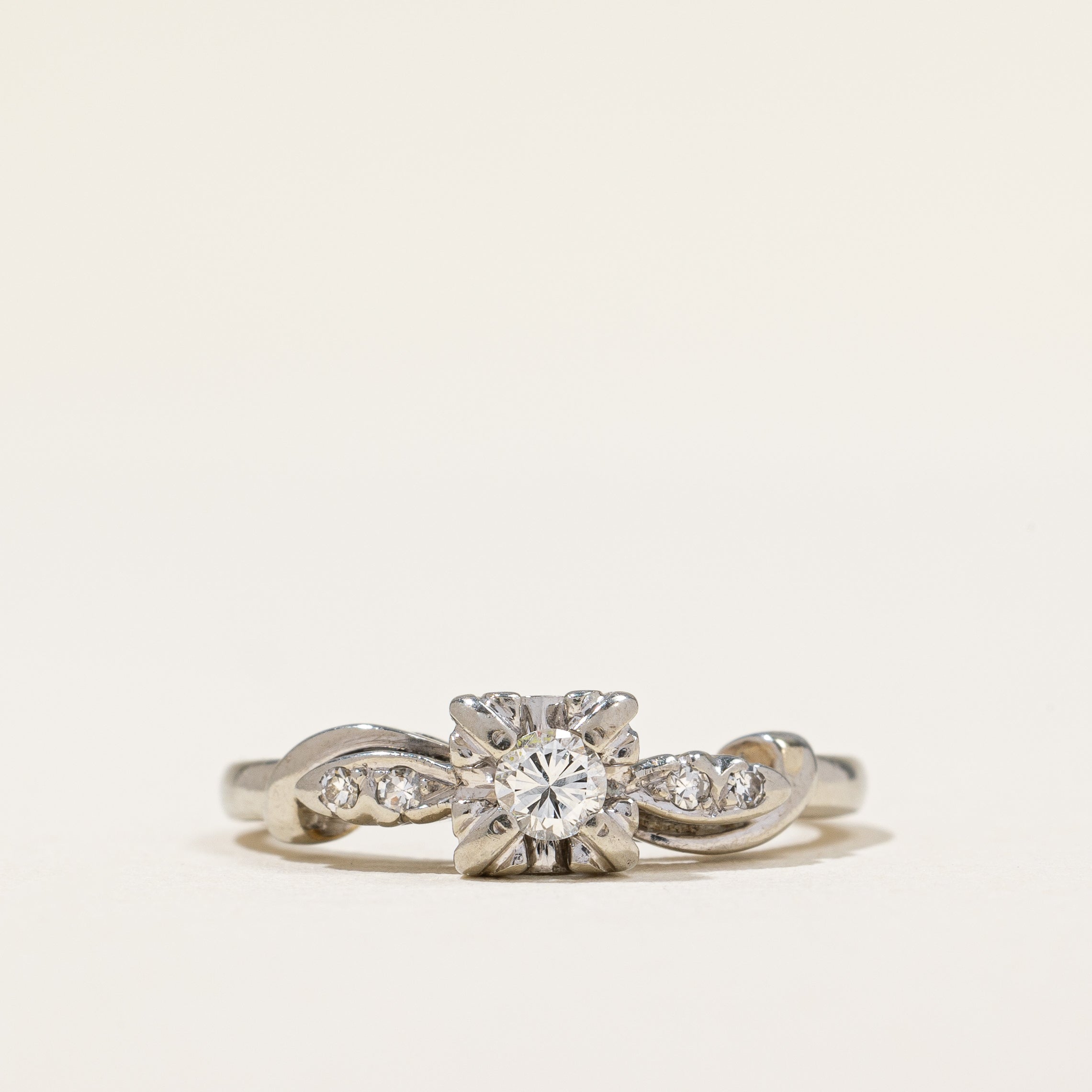 18k White Gold Diamond Ring | 0.14ctw VS1 H | SZ 3.75 |