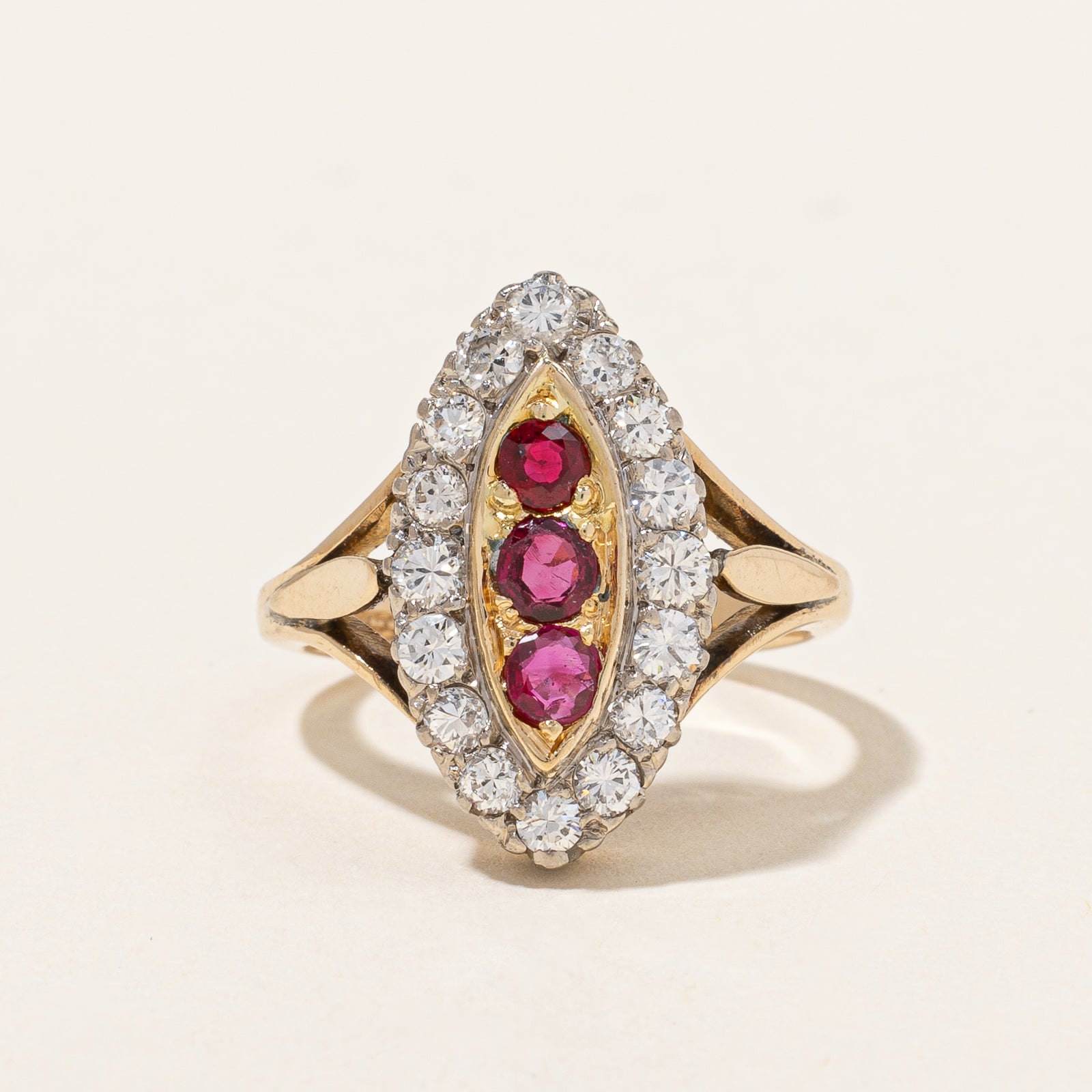 Bague Navette Vintage Diamant et Rubis | 0,96 ct, 0,33 ct | Taille 5,5 |