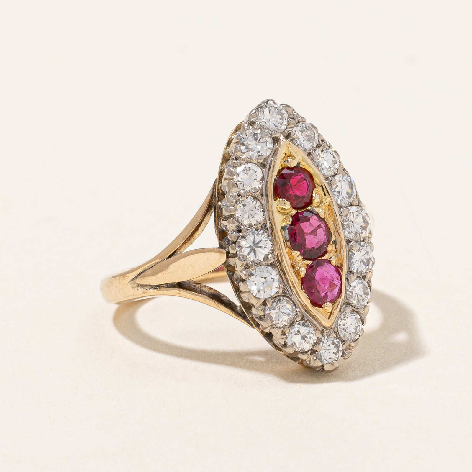 Bague Navette Vintage Diamant et Rubis | 0,96 ct, 0,33 ct | Taille 5,5 |