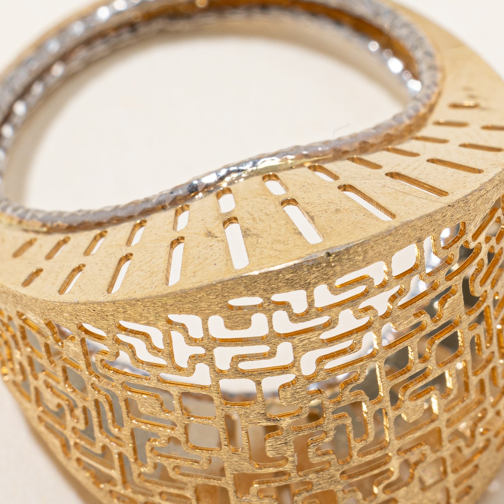 Bague bicolore à forme géométrique creuse | Taille 8 |