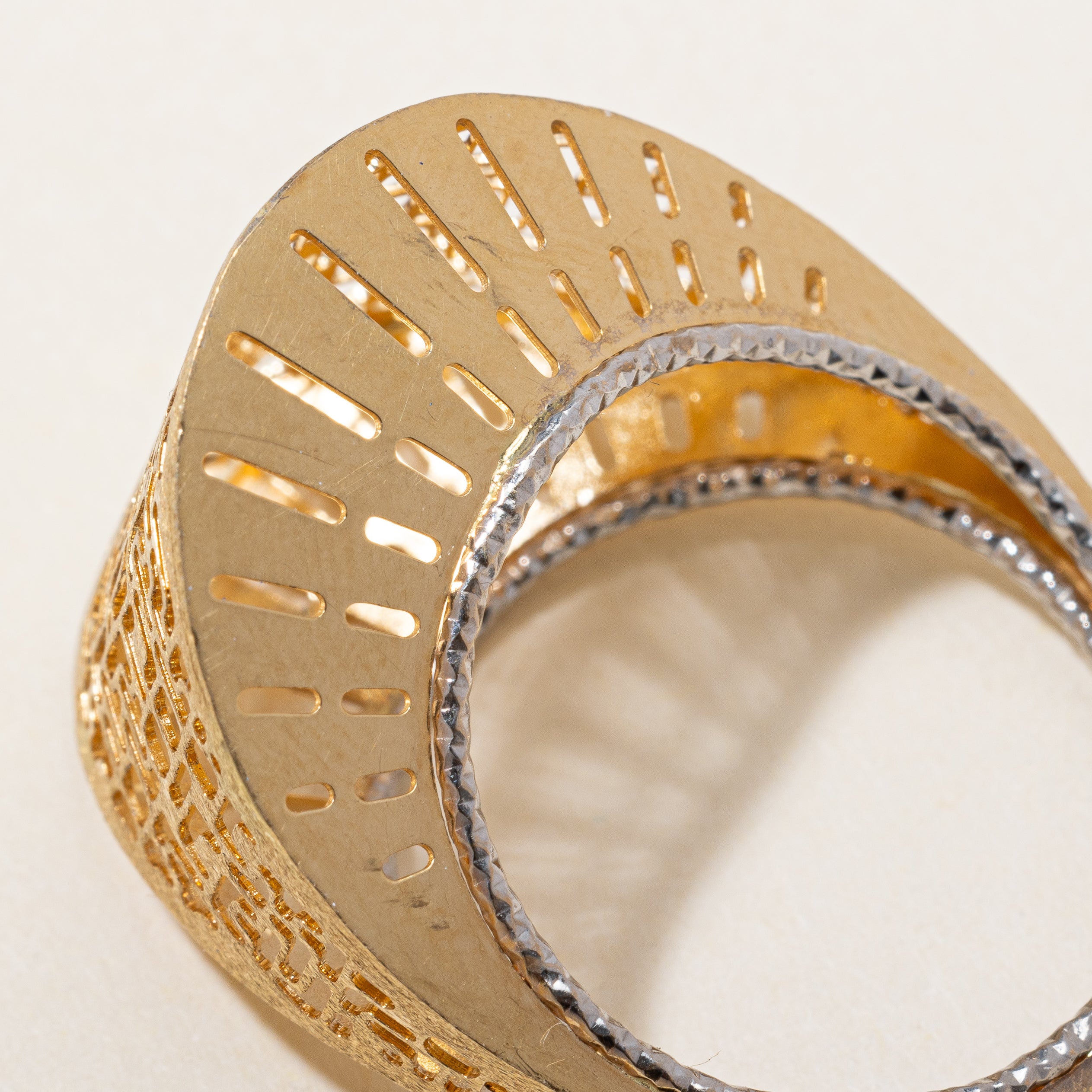 Bague bicolore à forme géométrique creuse | Taille 8 |