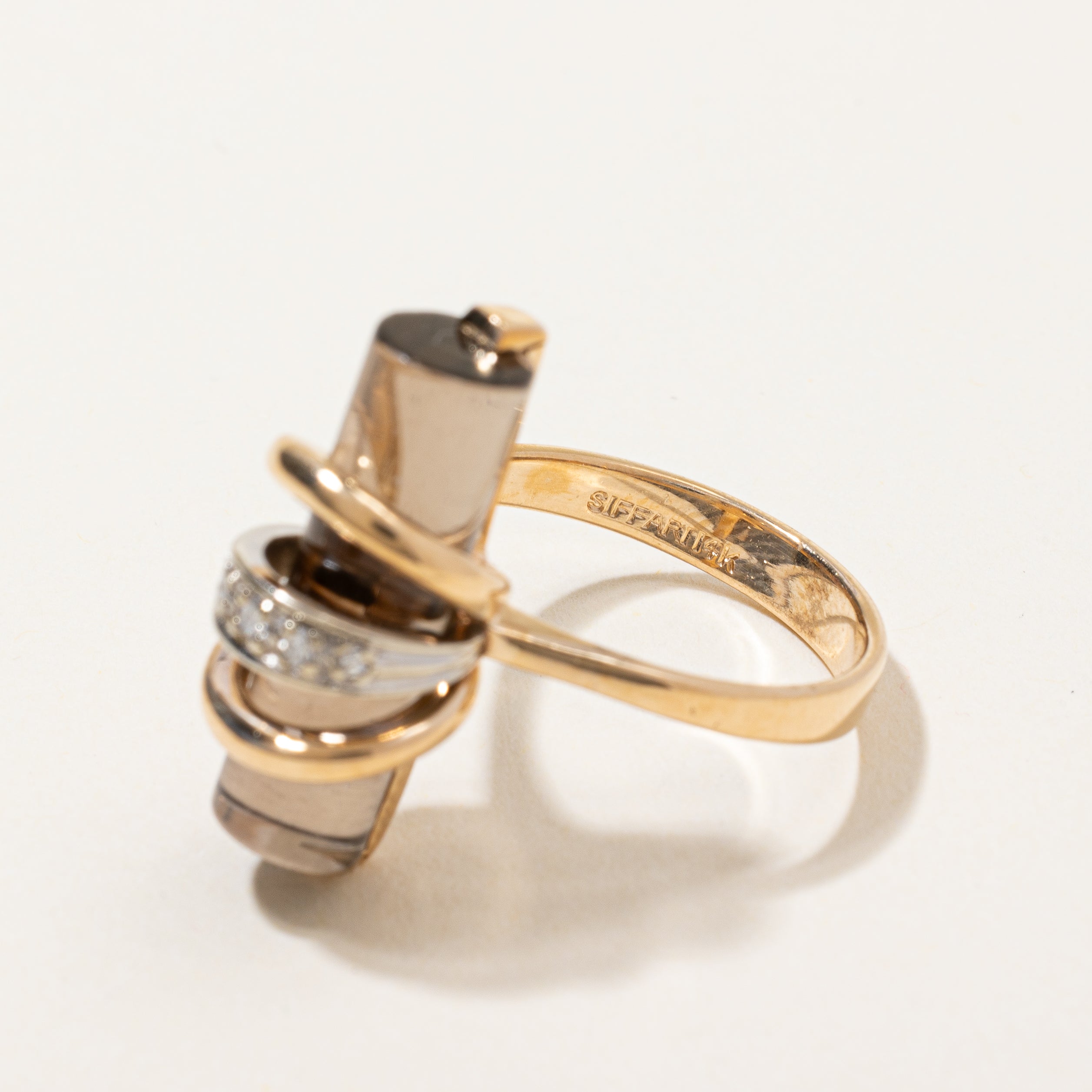Bague cocktail en quartz fumé et diamants | 0,05 ct au total, 5,50 ct | Taille 8,75 |