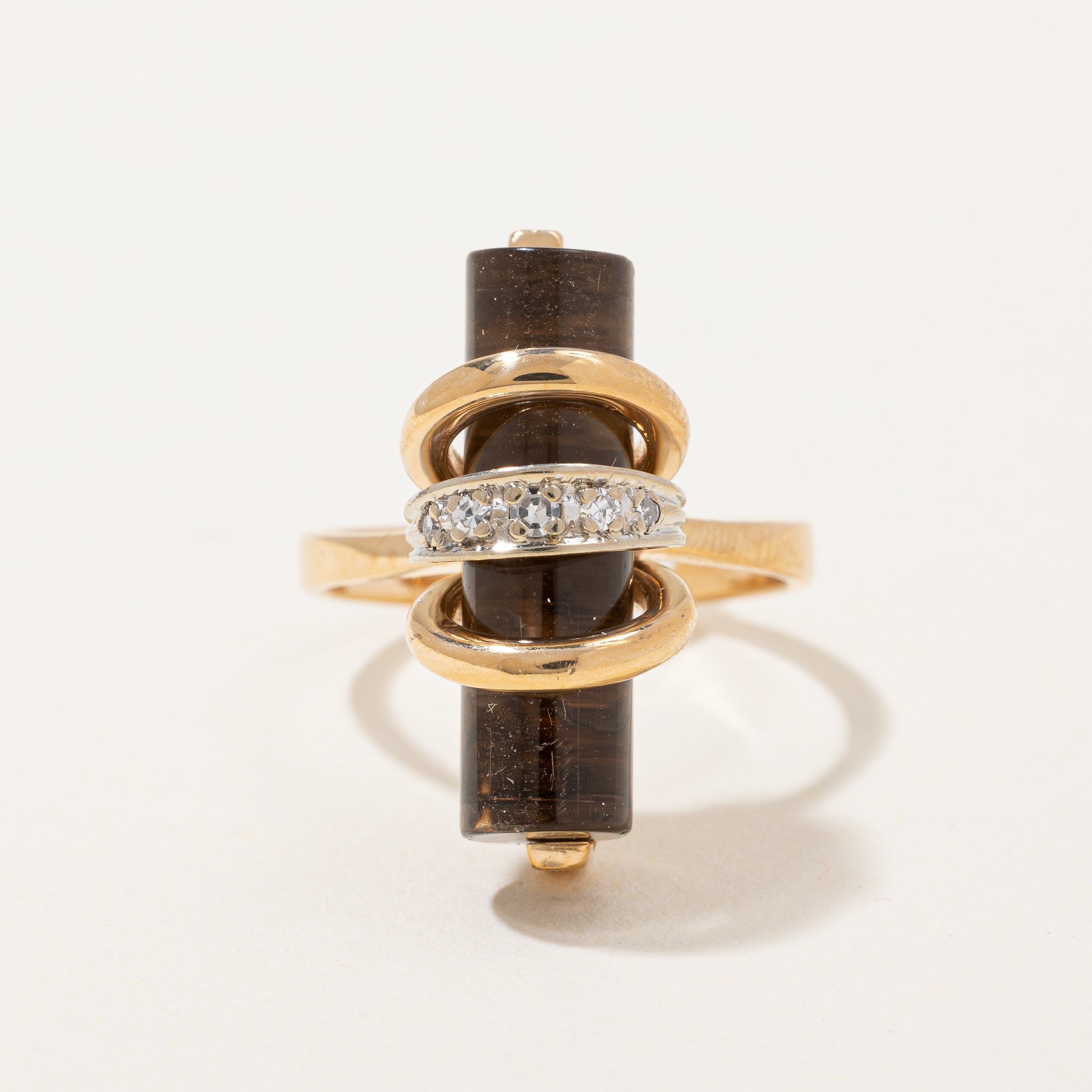 Bague cocktail en quartz fumé et diamants | 0,05 ct au total, 5,50 ct | Taille 8,75 |