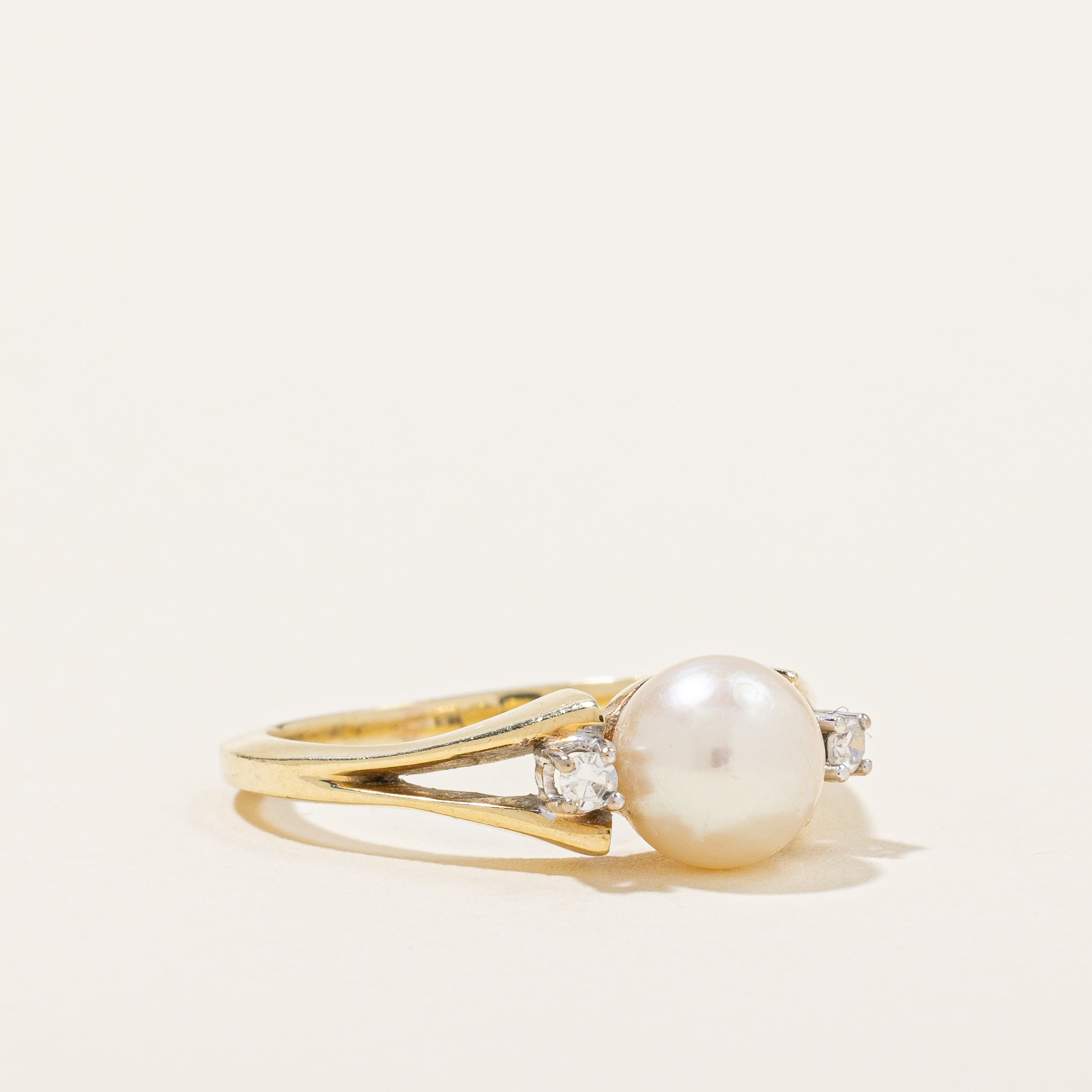 Pearl & Diamond Ring | 0.05ctw | SZ 6.75 |
