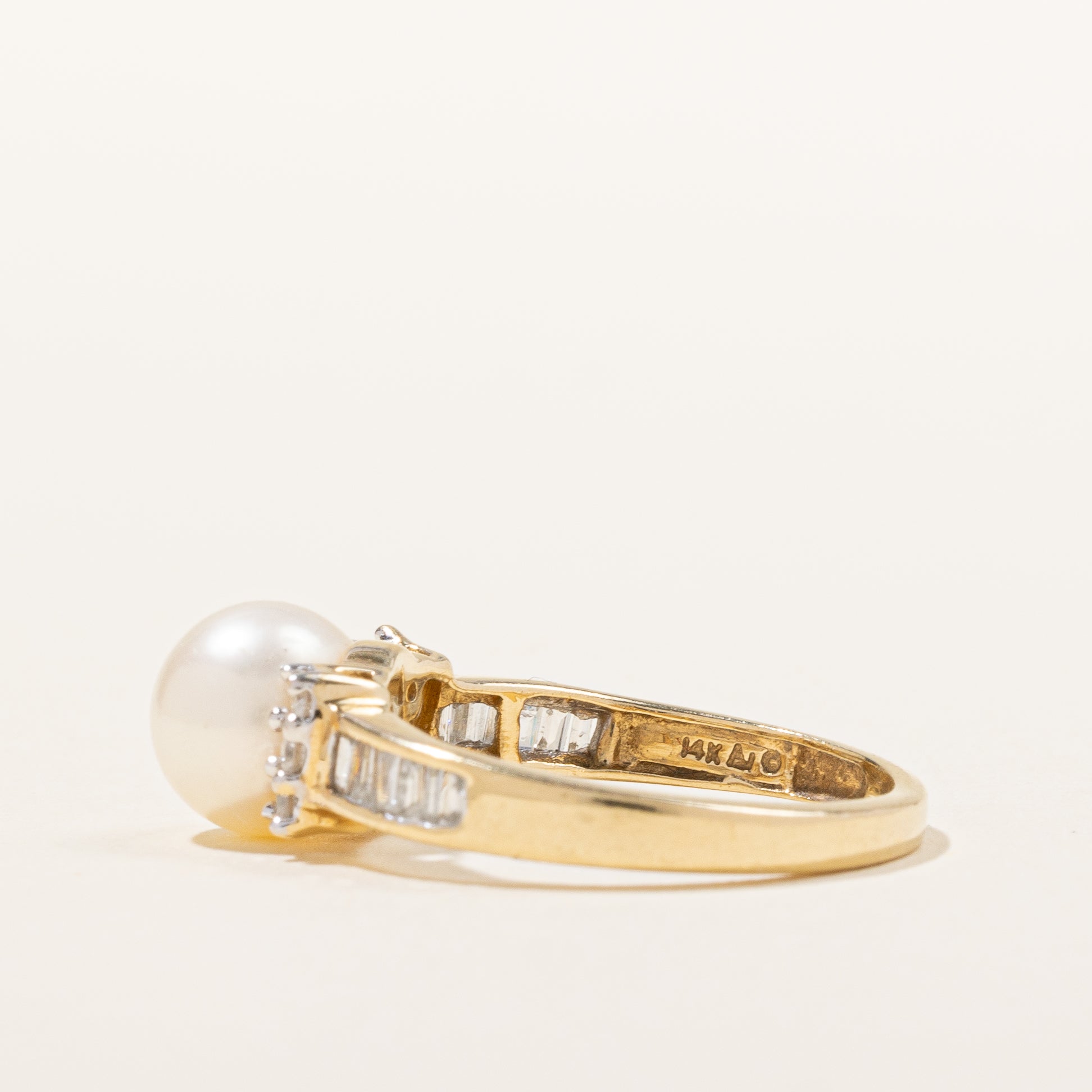 Pearl & Diamond Ring | 0.27ctw | SZ 5 |