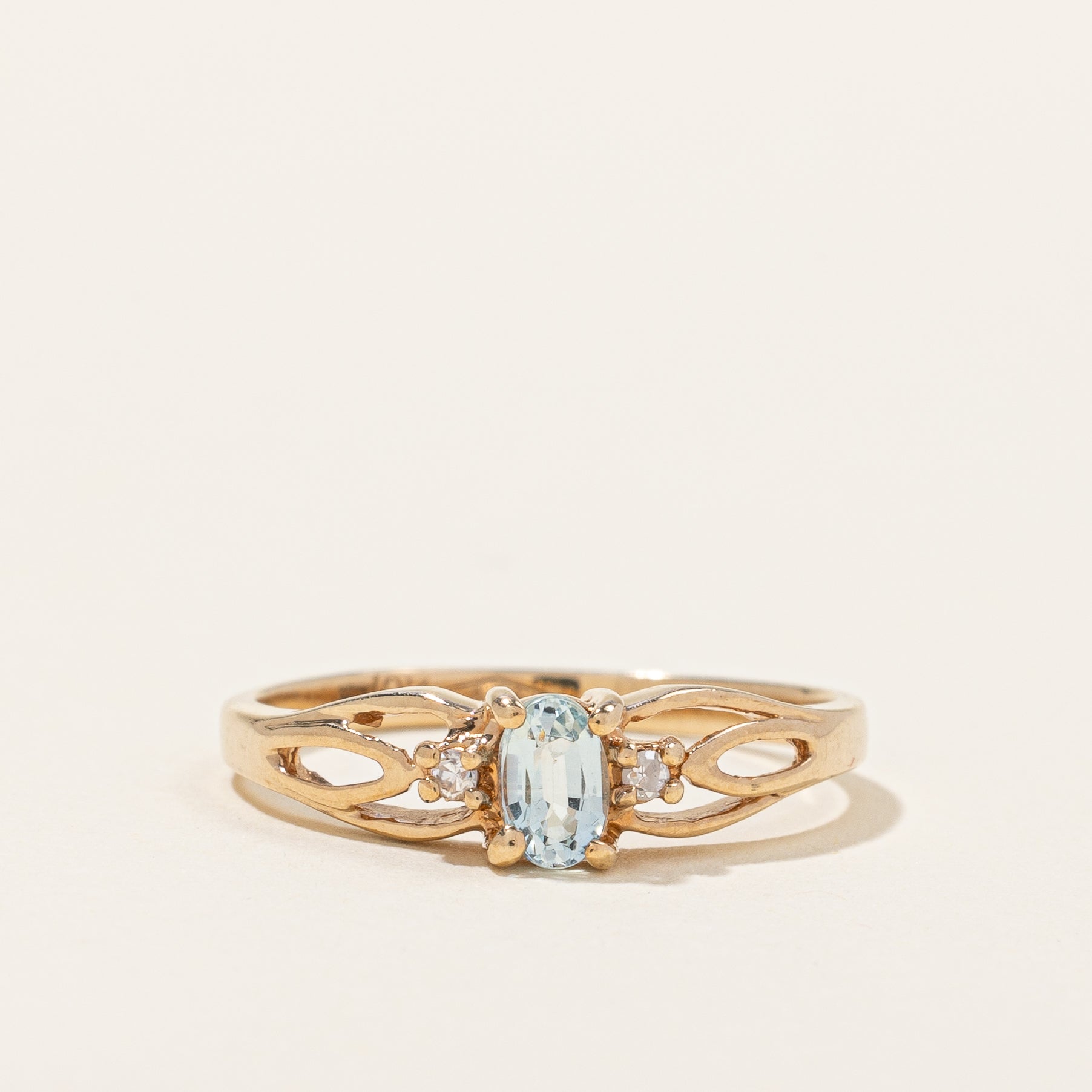 Aquamarine & Diamond Ring | 0.20ct, 0.02ctw | SZ 6 |