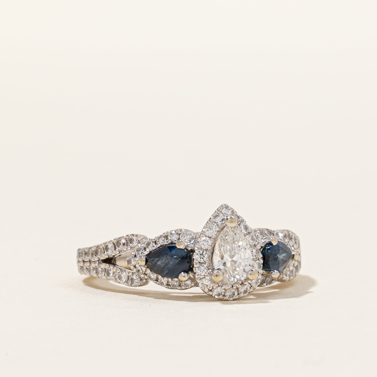 Bague de fiançailles halo diamant poire et saphir | 0,88 ct | 0,50 ct | Taille 6,5 |
