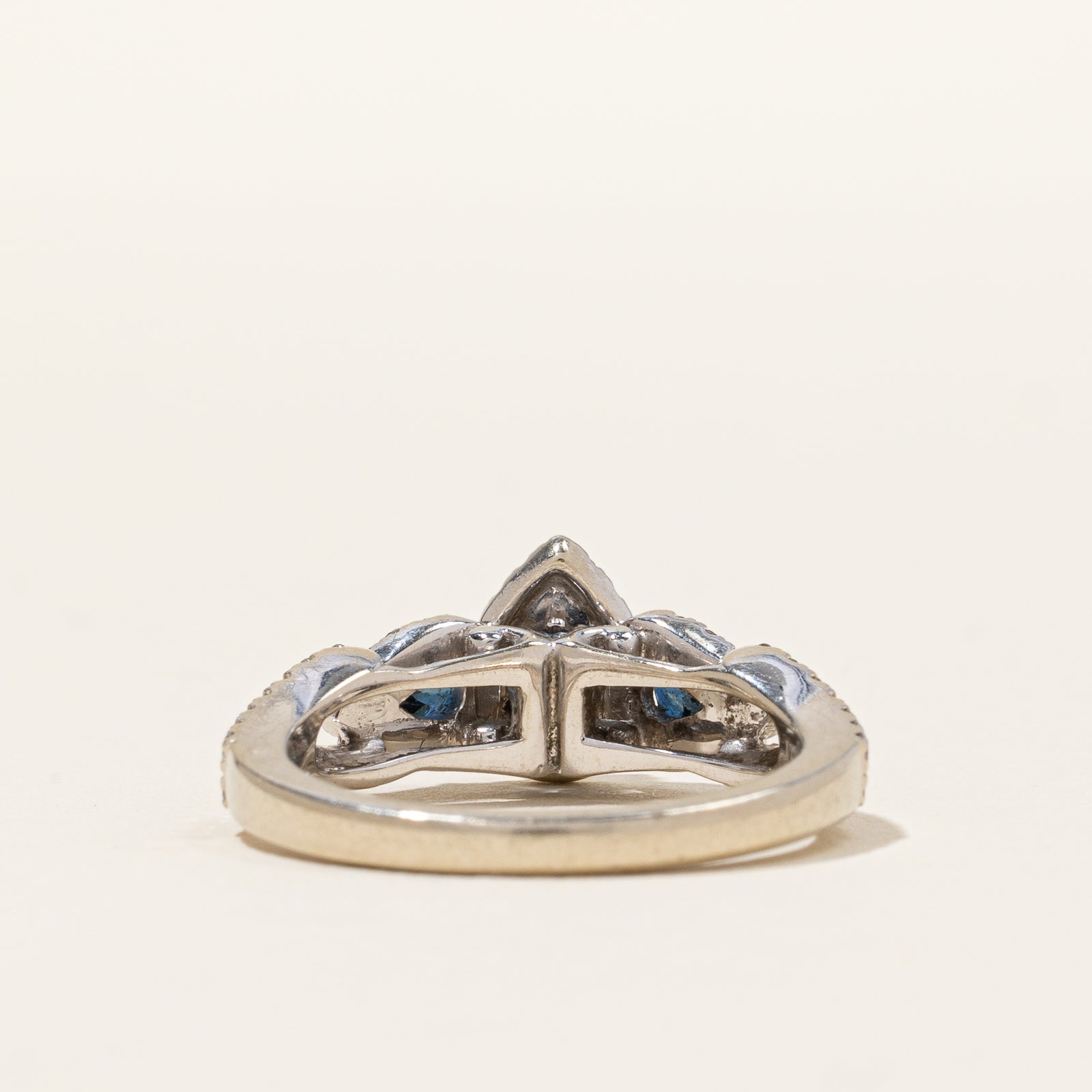 Bague de fiançailles halo diamant poire et saphir | 0,88 ct | 0,50 ct | Taille 6,5 |