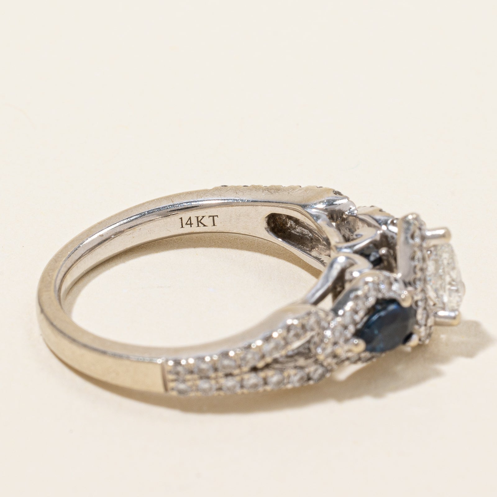 Bague de fiançailles halo diamant poire et saphir | 0,88 ct | 0,50 ct | Taille 6,5 |