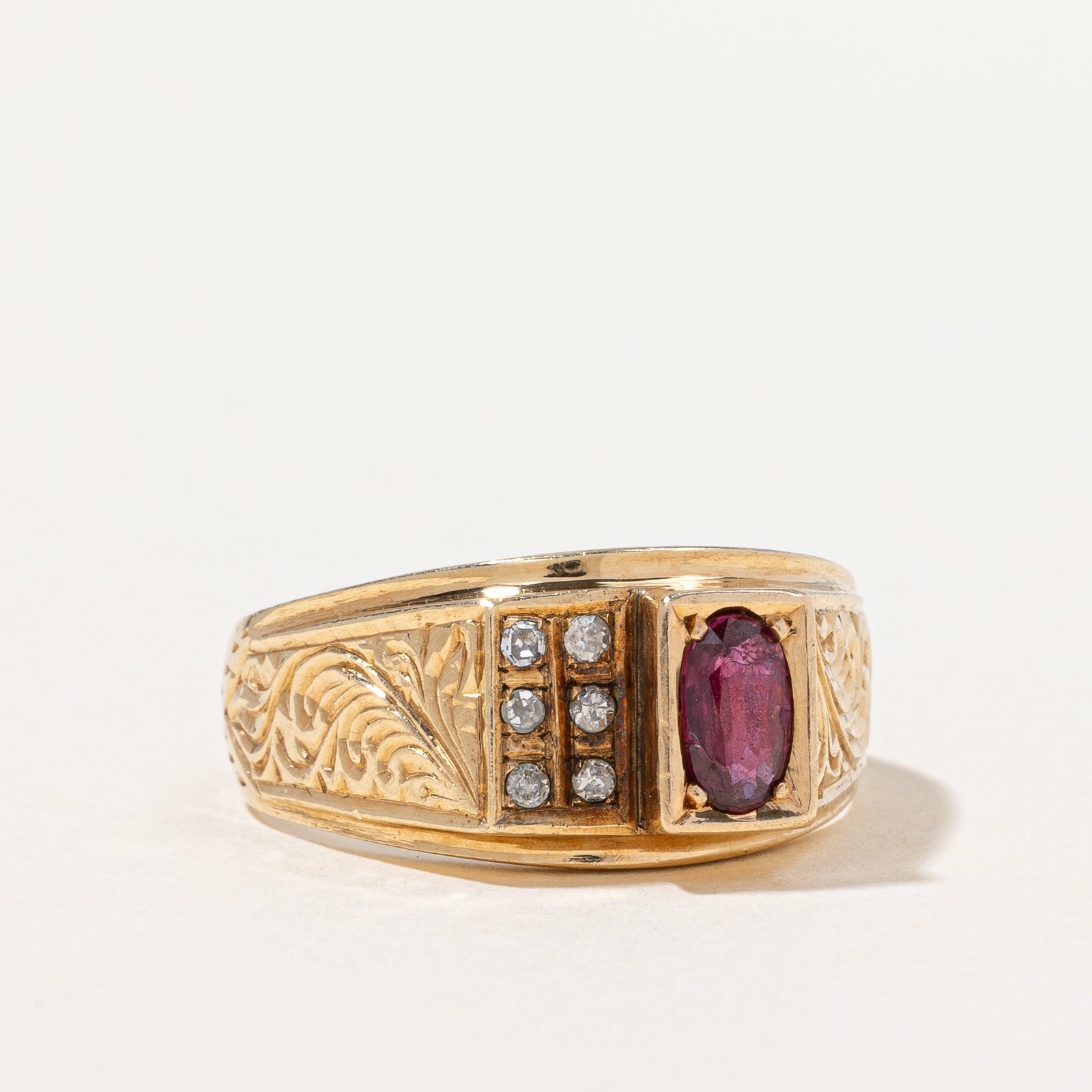 Ruby & Diamond Ring | 0.60ct, 0.08ctw | SZ 9.5 |