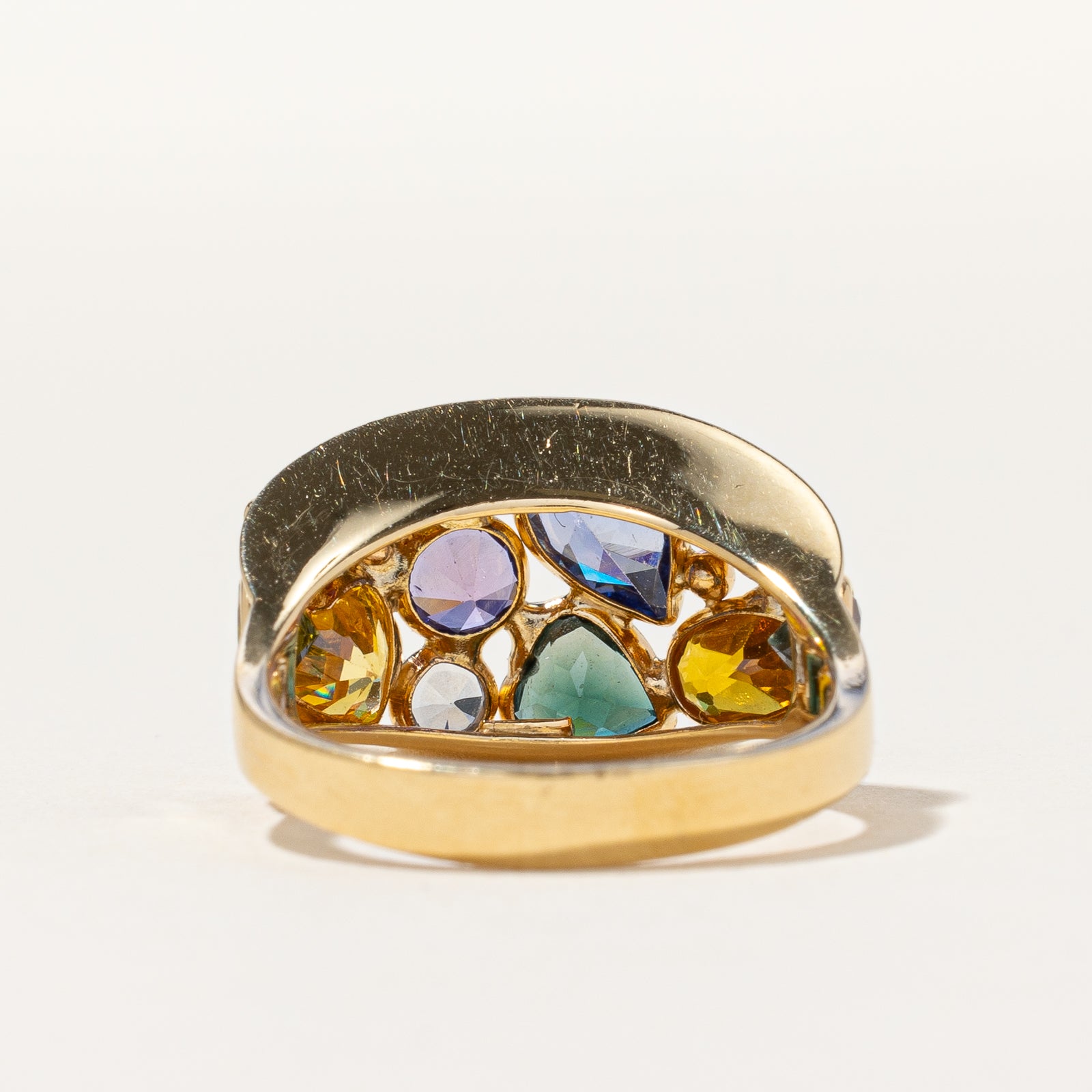 Bague en or jaune 18 carats sertie de plusieurs pierres précieuses | 2,60 carats au total | Taille 7