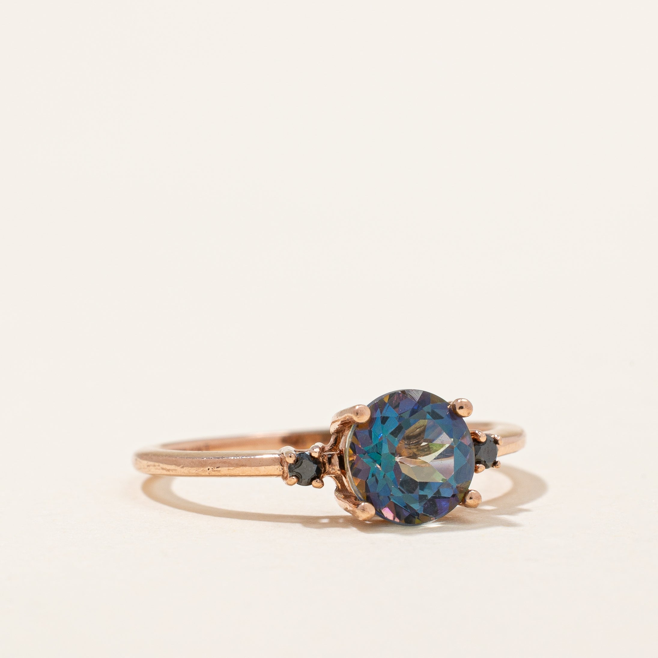 Bague en topaze mystique et diamant noir | 1,02 ct, 0,02 ct au total | Taille 5 |