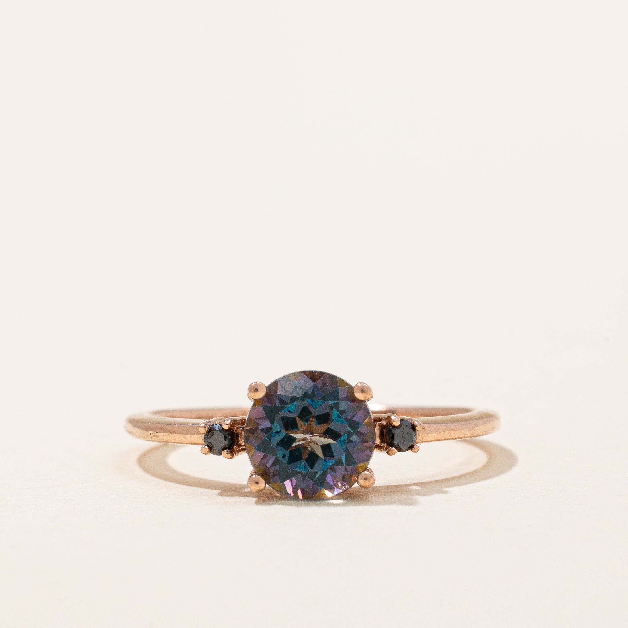 Bague en topaze mystique et diamant noir | 1,02 ct, 0,02 ct au total | Taille 5 |