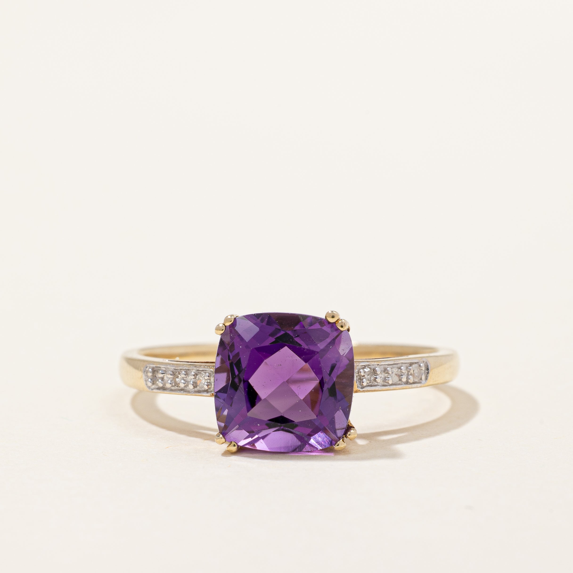 Bague cocktail améthyste et diamants | 1,70 ct, 0,03 ct au total | Taille 7,25 |