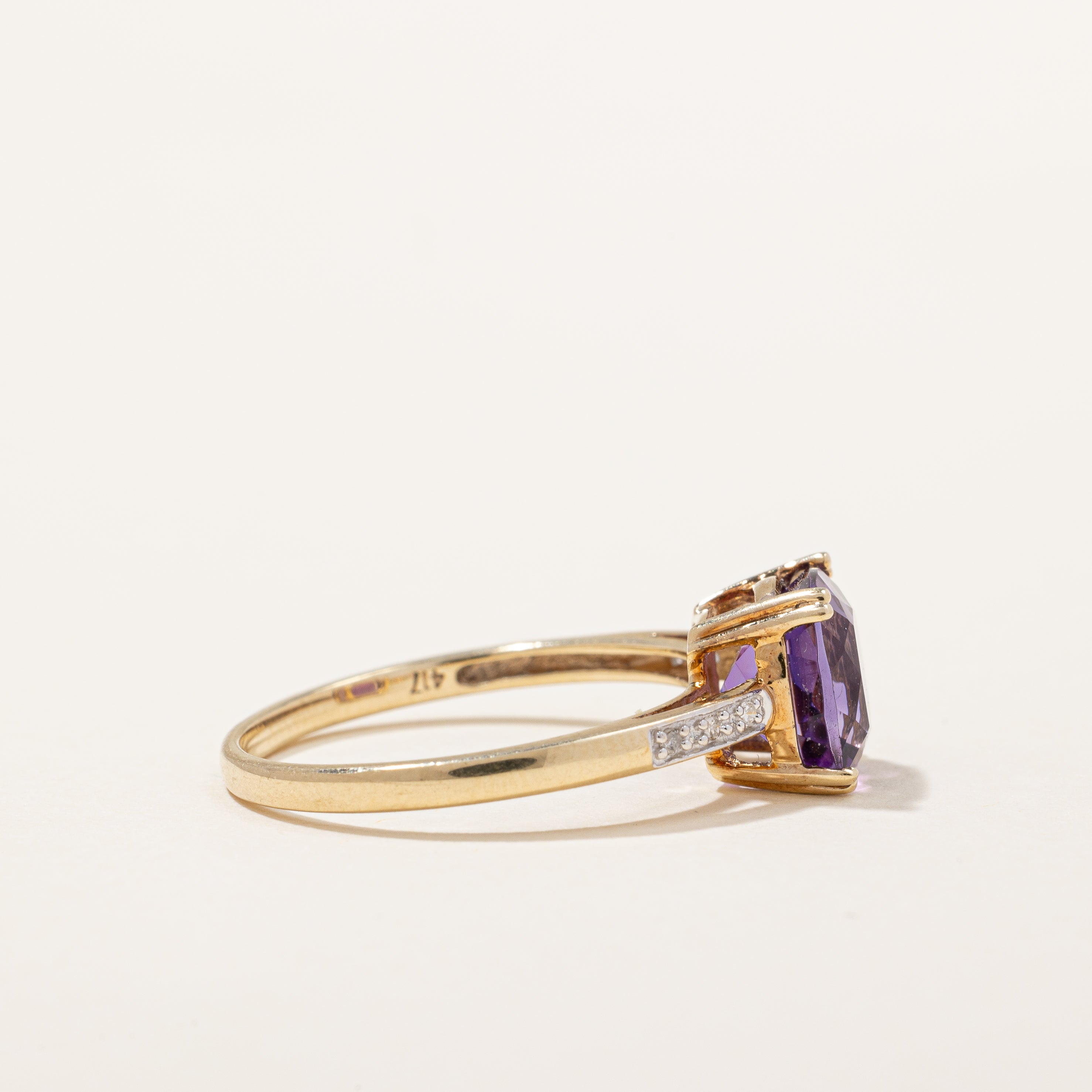 Bague cocktail améthyste et diamants | 1,70 ct, 0,03 ct au total | Taille 7,25 |