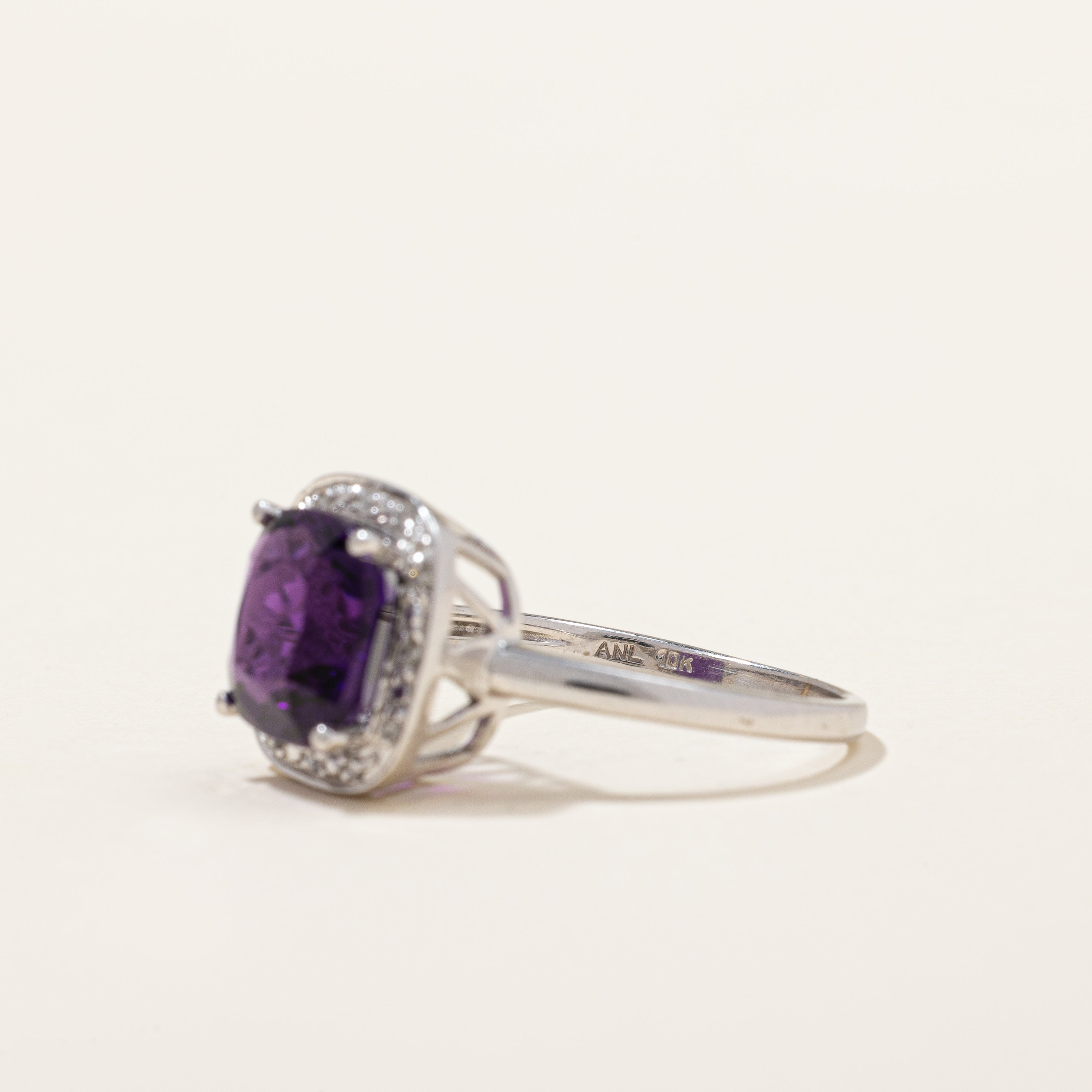 Bague cocktail halo améthyste et diamants | 2,50 ct, 0,06 ct au total | Taille 7,25 |