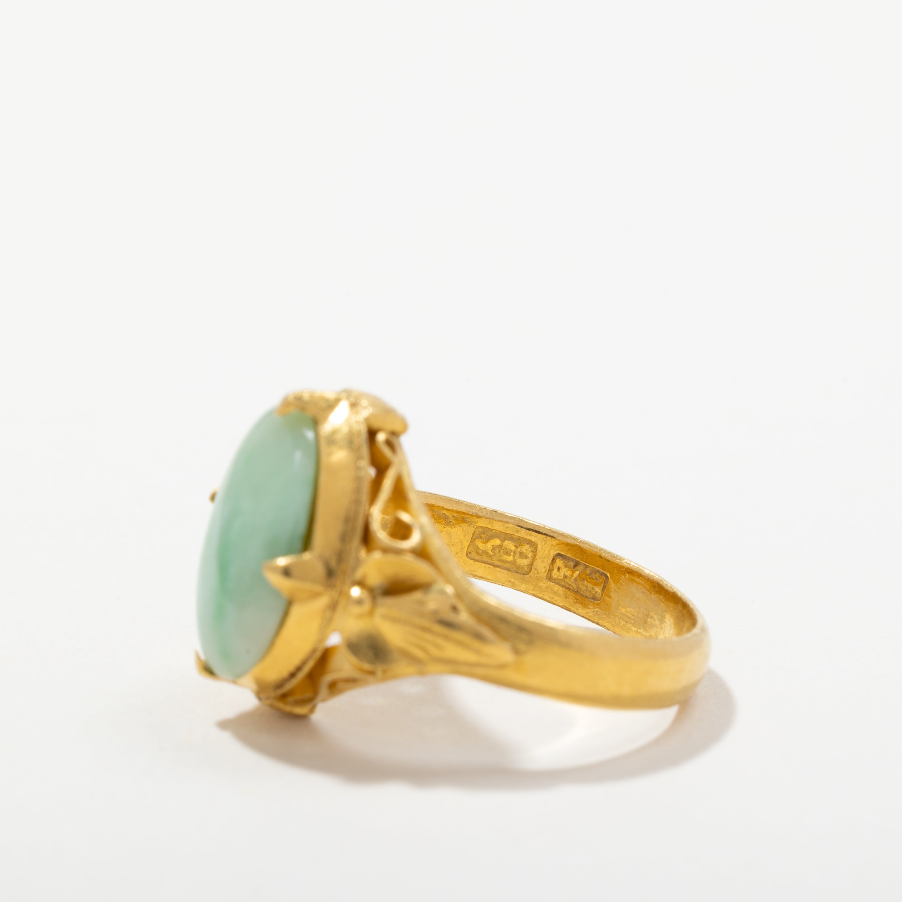 24k Yellow Gold Light Green Jadeite Ring| SZ 6.75