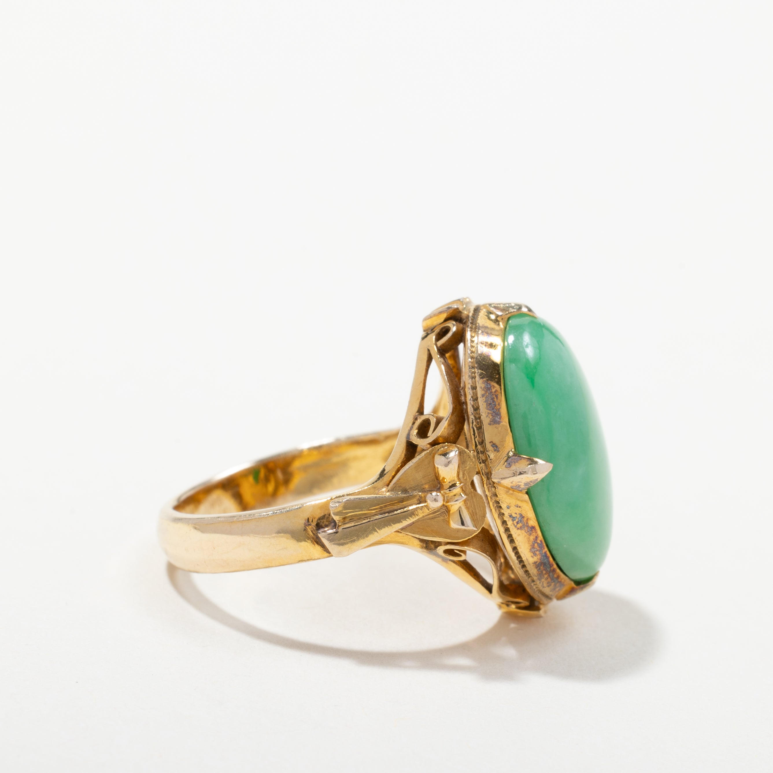 18k Yellow Gold Jadeite Ring | SZ 7.5