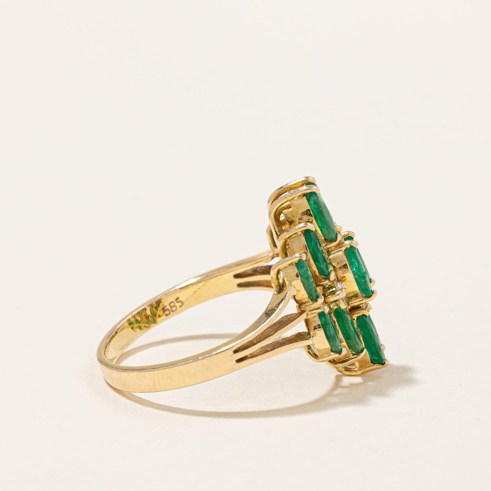 Bague cocktail émeraude et diamants | 0,75 ct, 0,04 ct | Taille 7 |