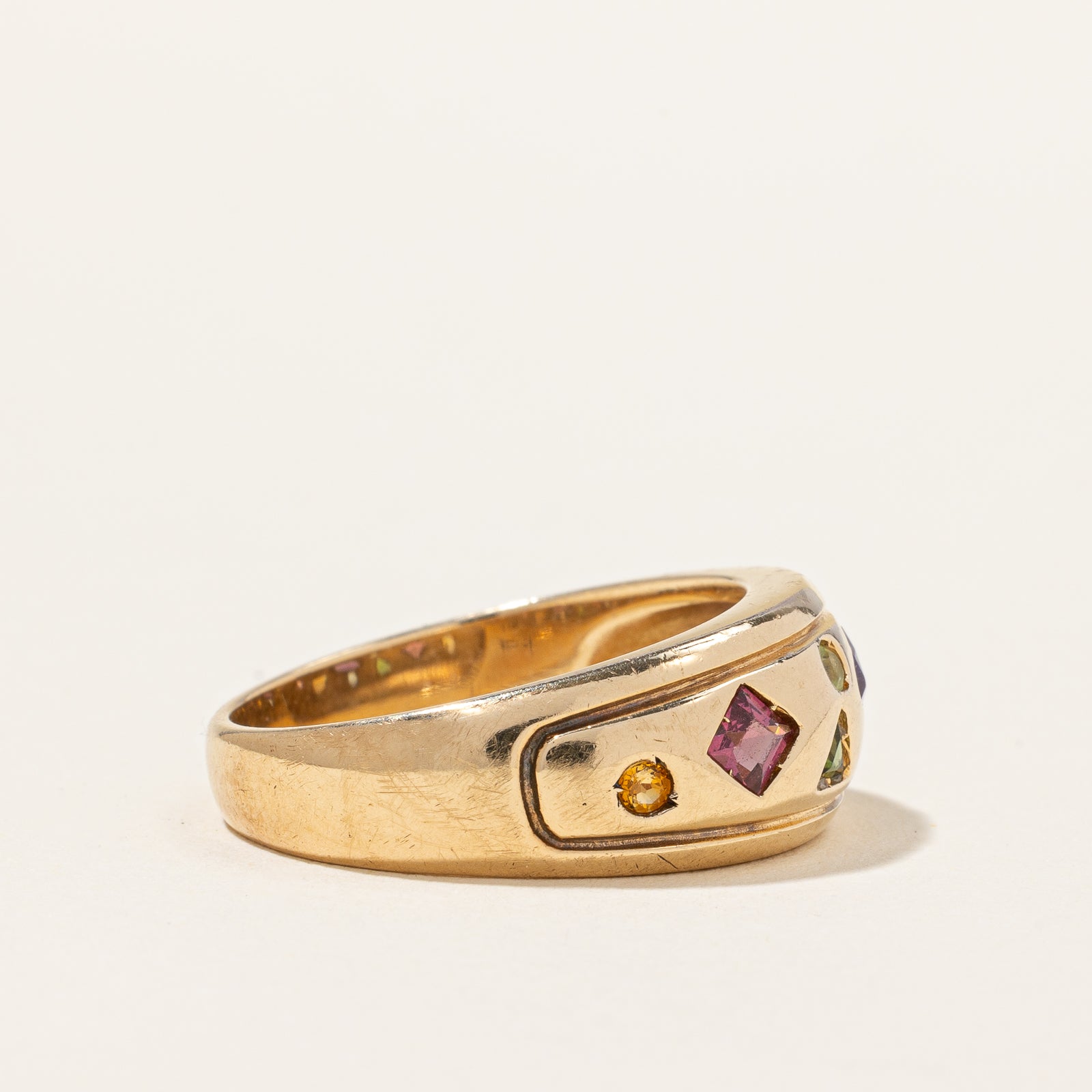 Bague sertie de plusieurs pierres précieuses | 0,28 ct | Taille 10 |