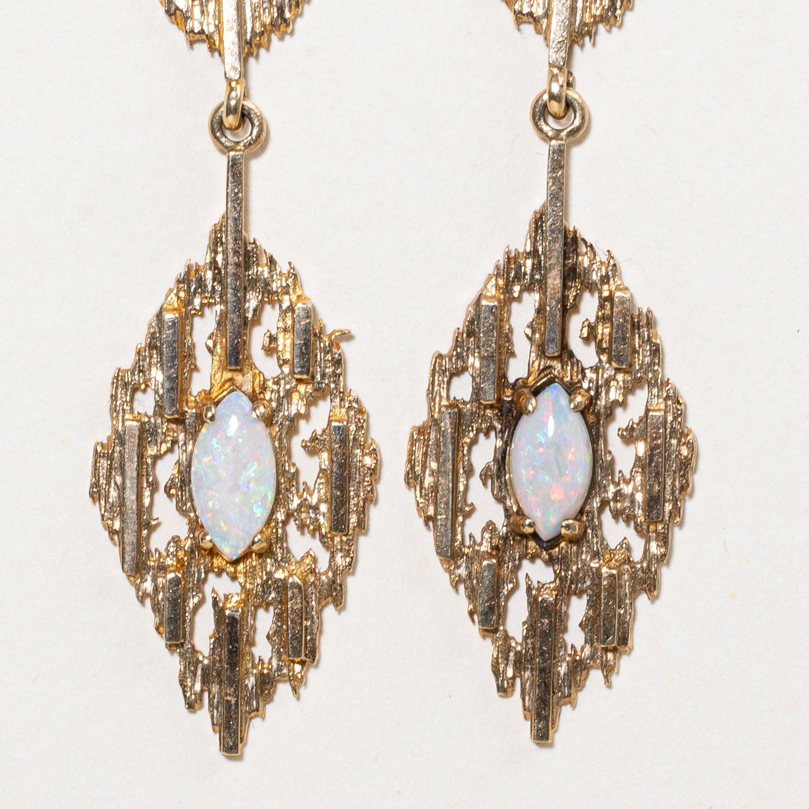 Boucles d'oreilles pendantes en opale | 0,60 ct |
