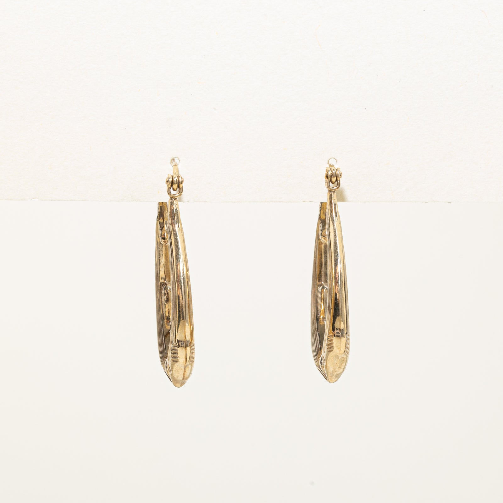 10k Yellow Gold Dolphin Earrings |