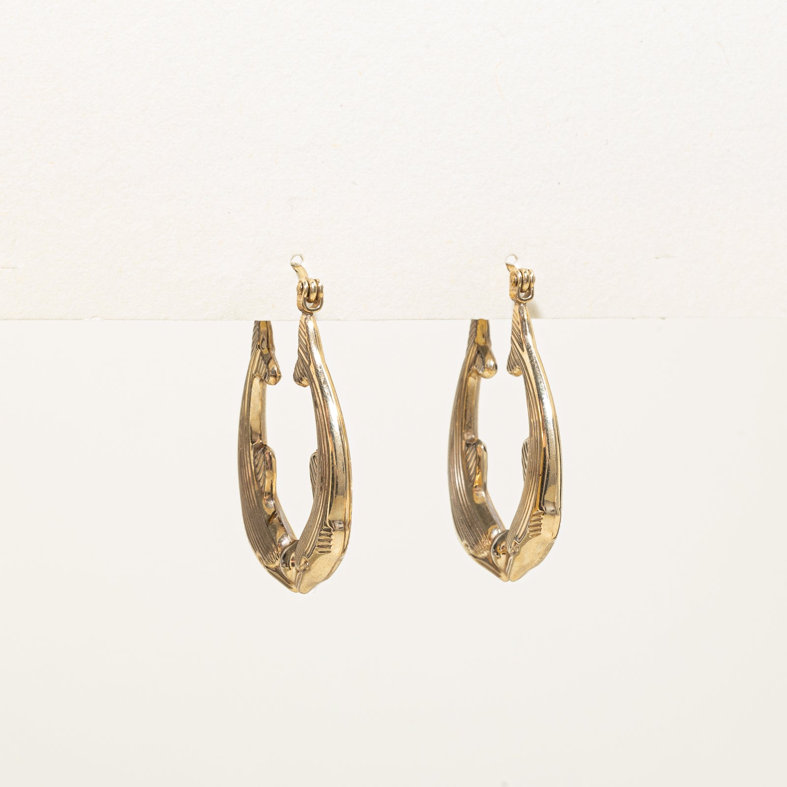 10k Yellow Gold Dolphin Earrings |
