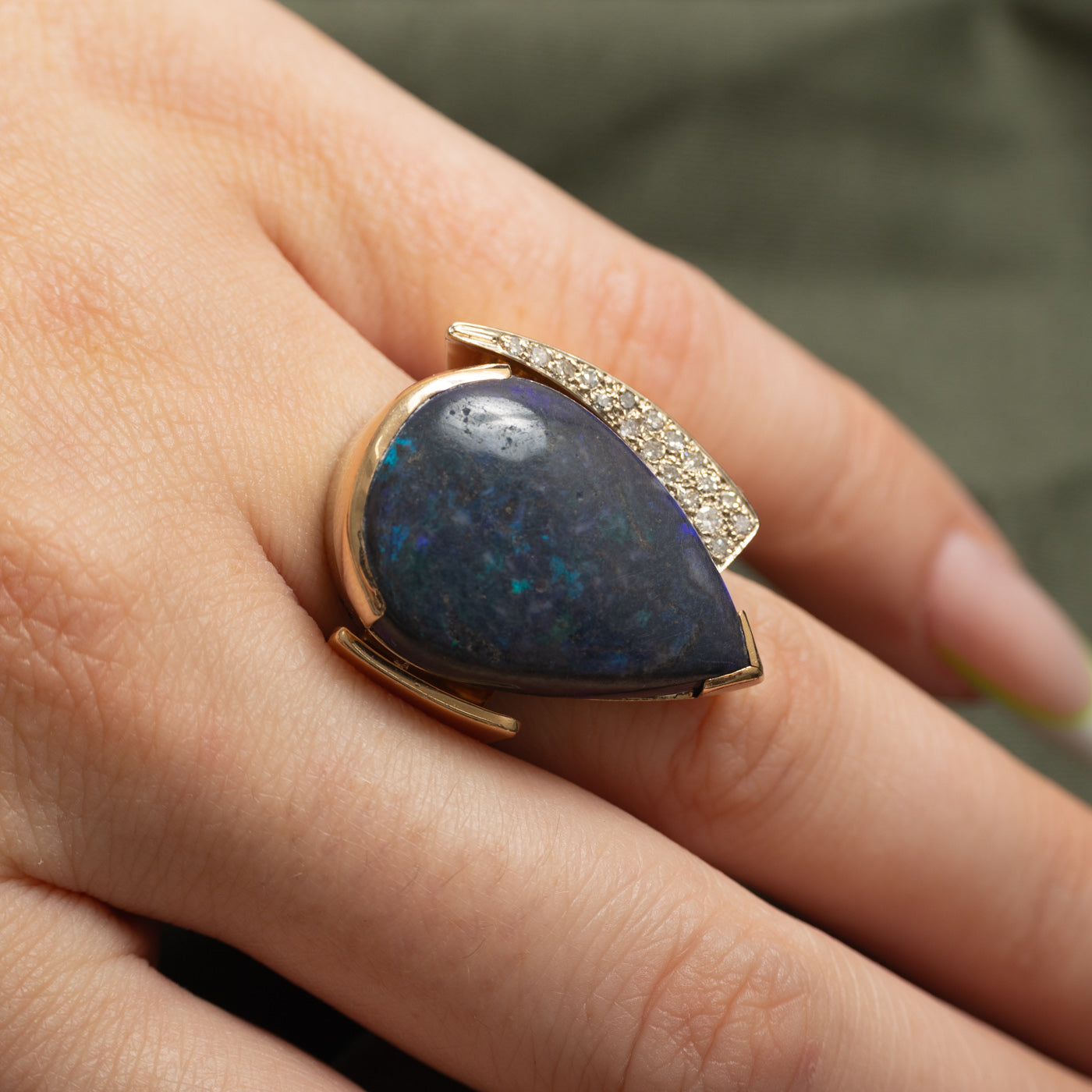 Black Opal & Diamond Ring | 0.15ctw, 17.50ct | SZ 8.25 |