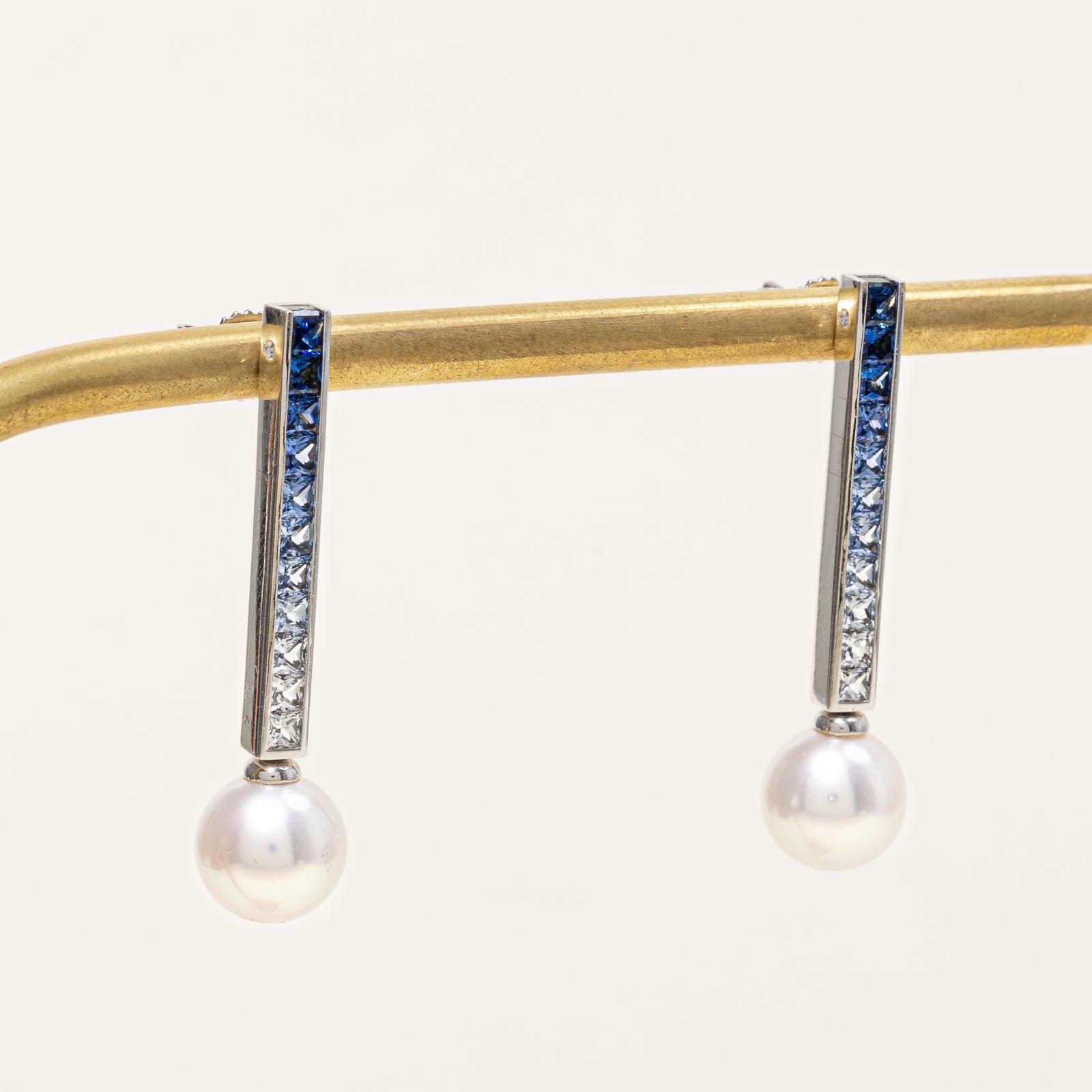 Boucles d'oreilles « Mikimoto » Elements of Life en perles Akoya et saphirs Océan | 8 mm, 1,49 ct |