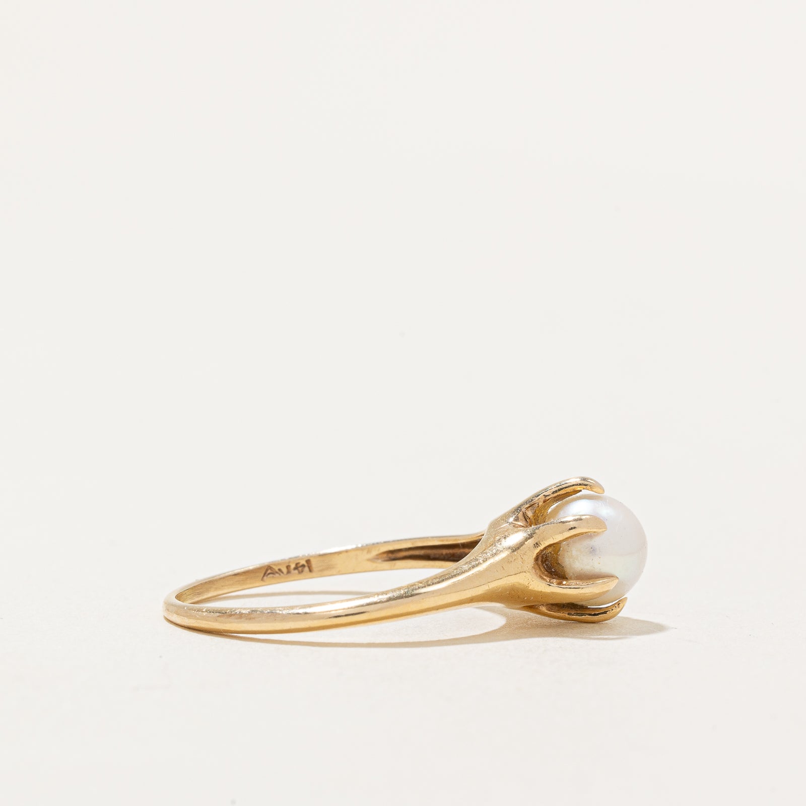 Pearl Claw Set Cocktail Ring | SZ 6.75 |