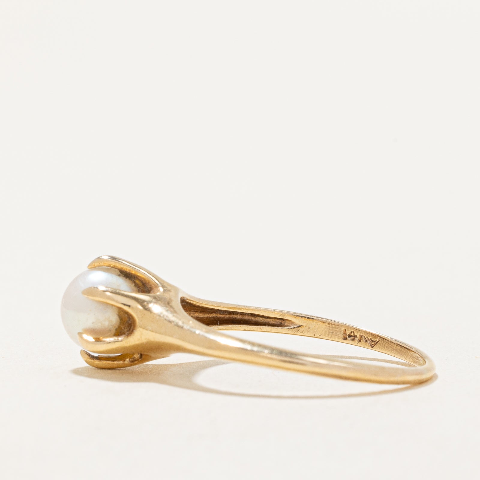 Pearl Claw Set Cocktail Ring | SZ 6.75 |