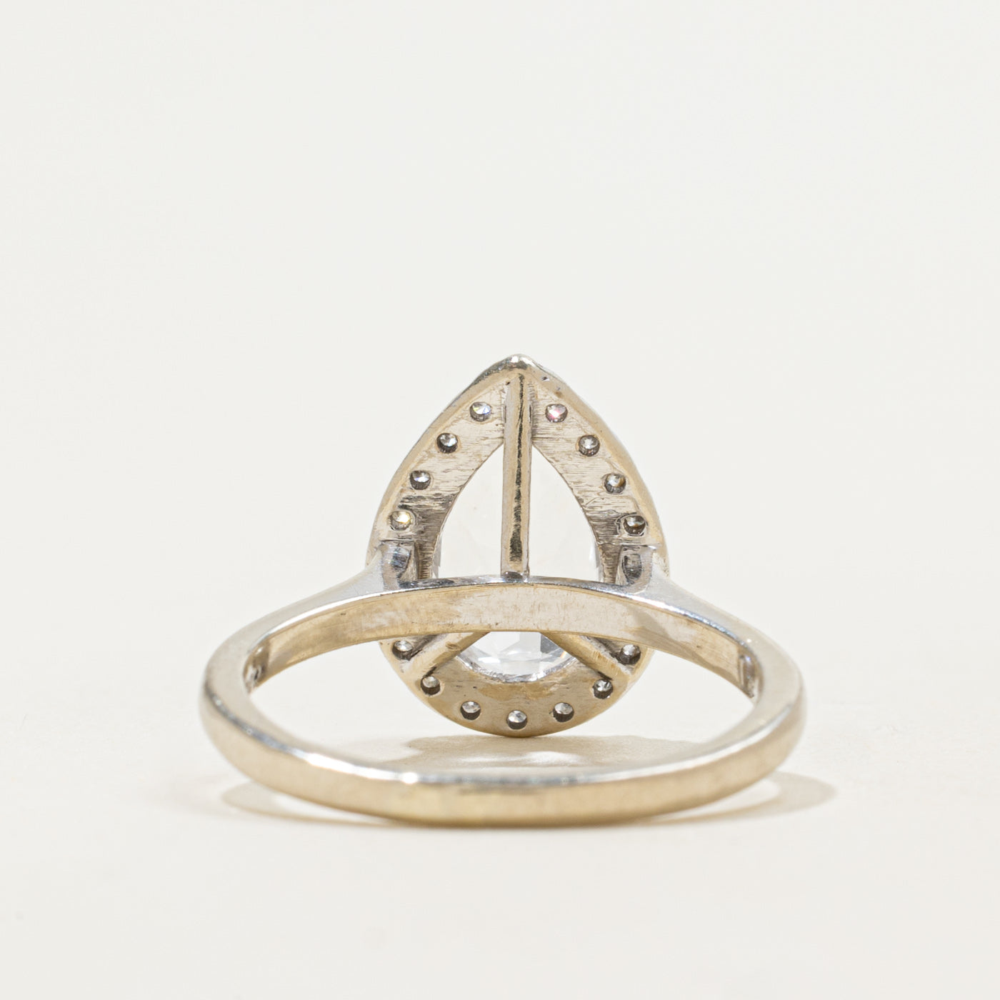 Bague cocktail en topaze blanche et diamants | 1,75 ct, 0,16 ct au total | Taille 5 |