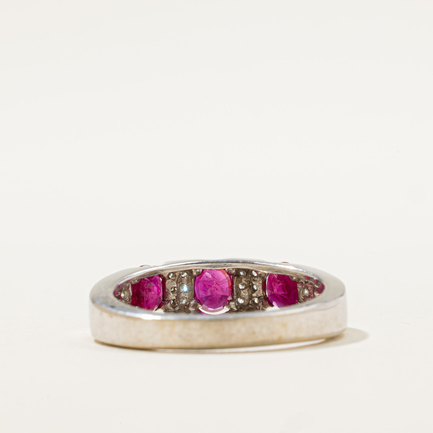 Bague en rubis et diamants traités au flux | 1,50 ct, 0,14 ct | Taille 10 |