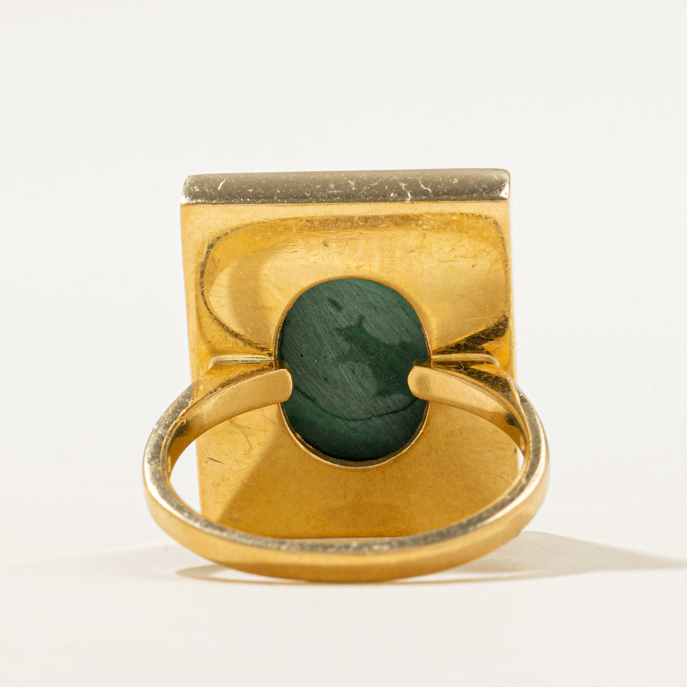 Bague cocktail en malachite encadrée | 5,00 ct | 5,75 |