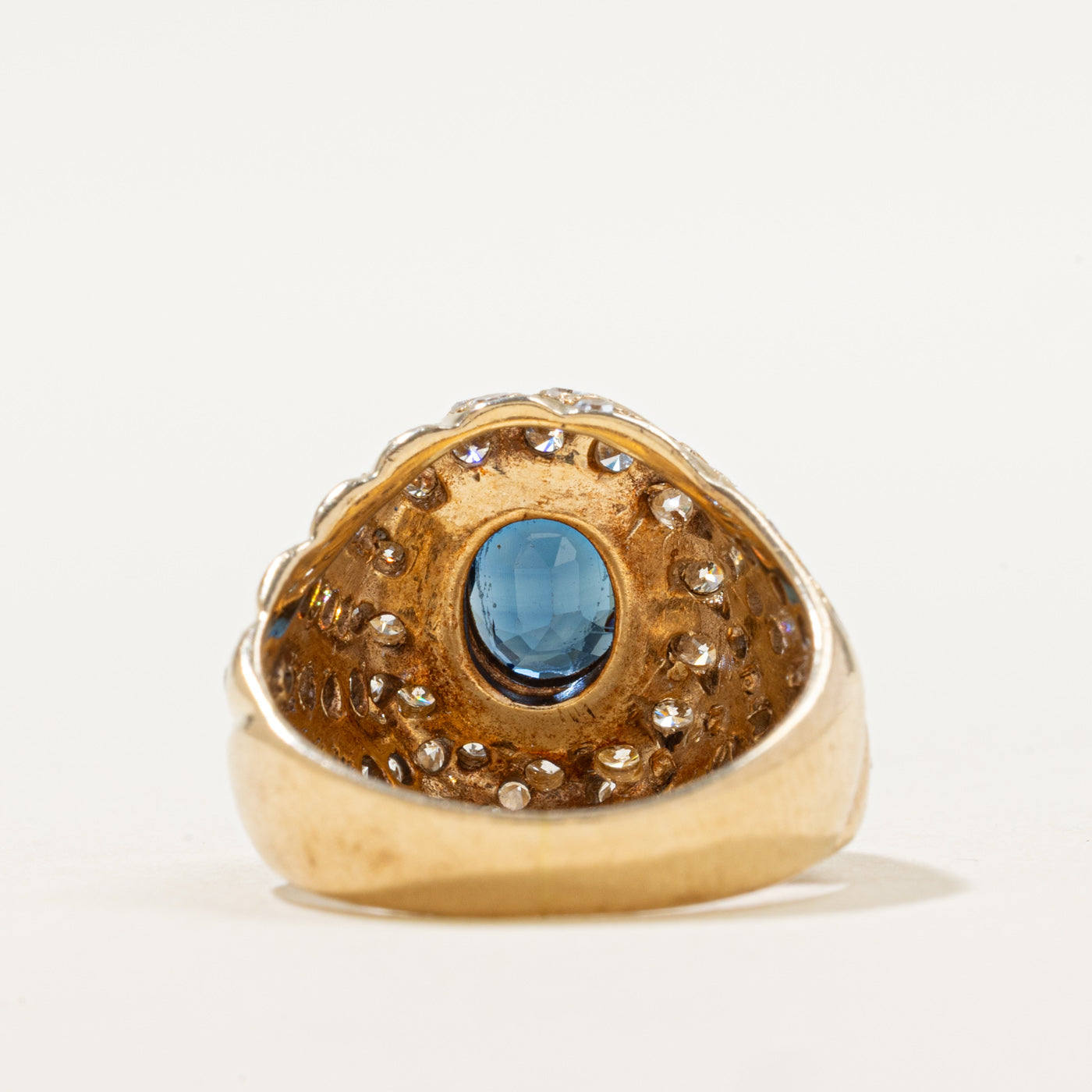 Bague torsadée en saphir turquoise et diamants | 0,94 ct, 0,78 ct au total | Taille 5 |