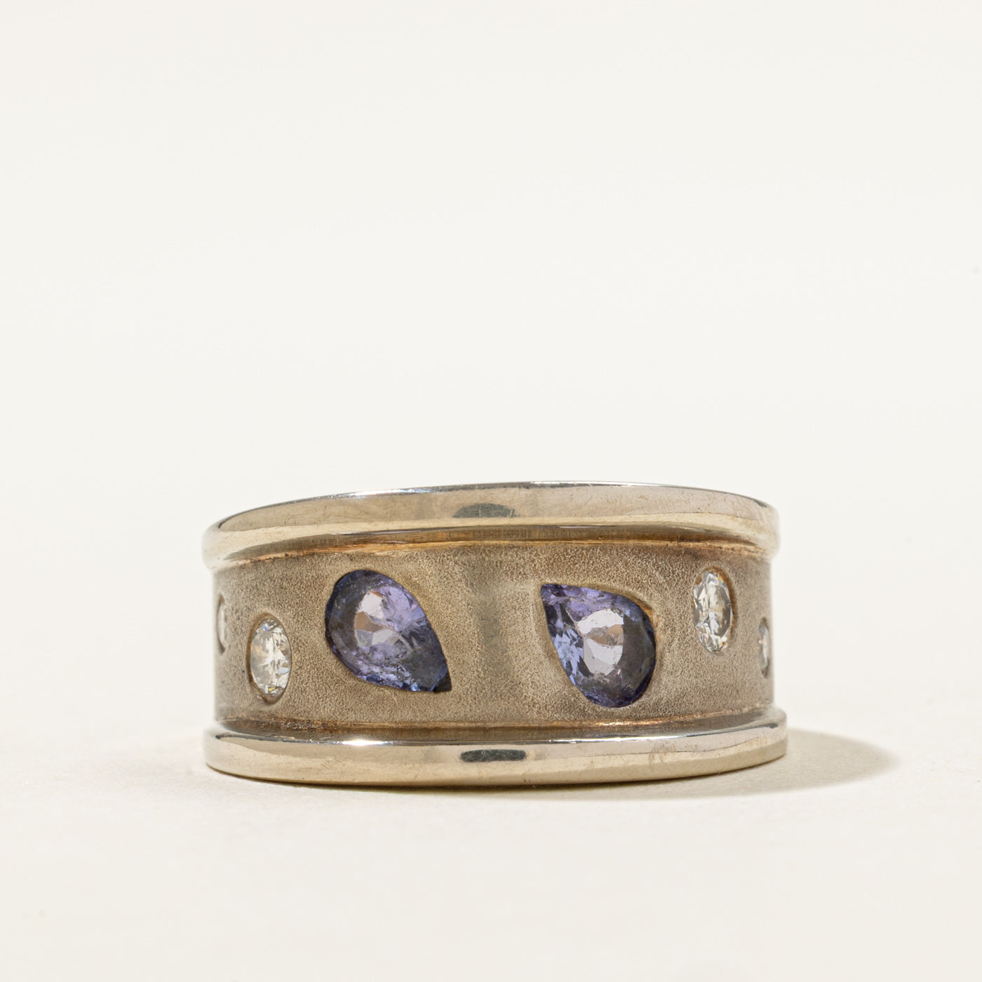 Tanzanite & Diamond Ring | 0.60ctw, 0.24ctw | SZ 7.25 |