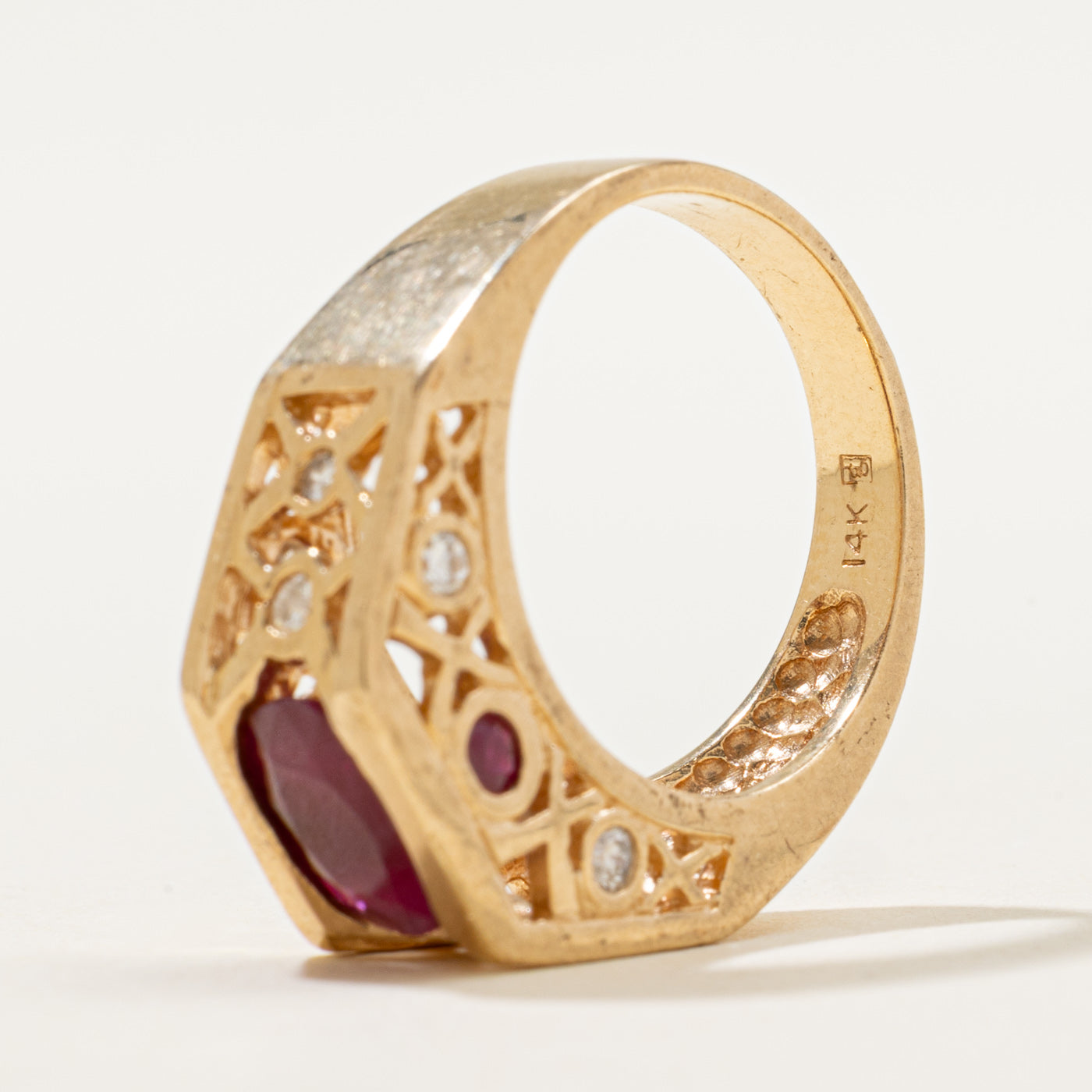 Bague en treillis rubis et diamants | 0,16 ct, 1,00 ct | Taille 6 |