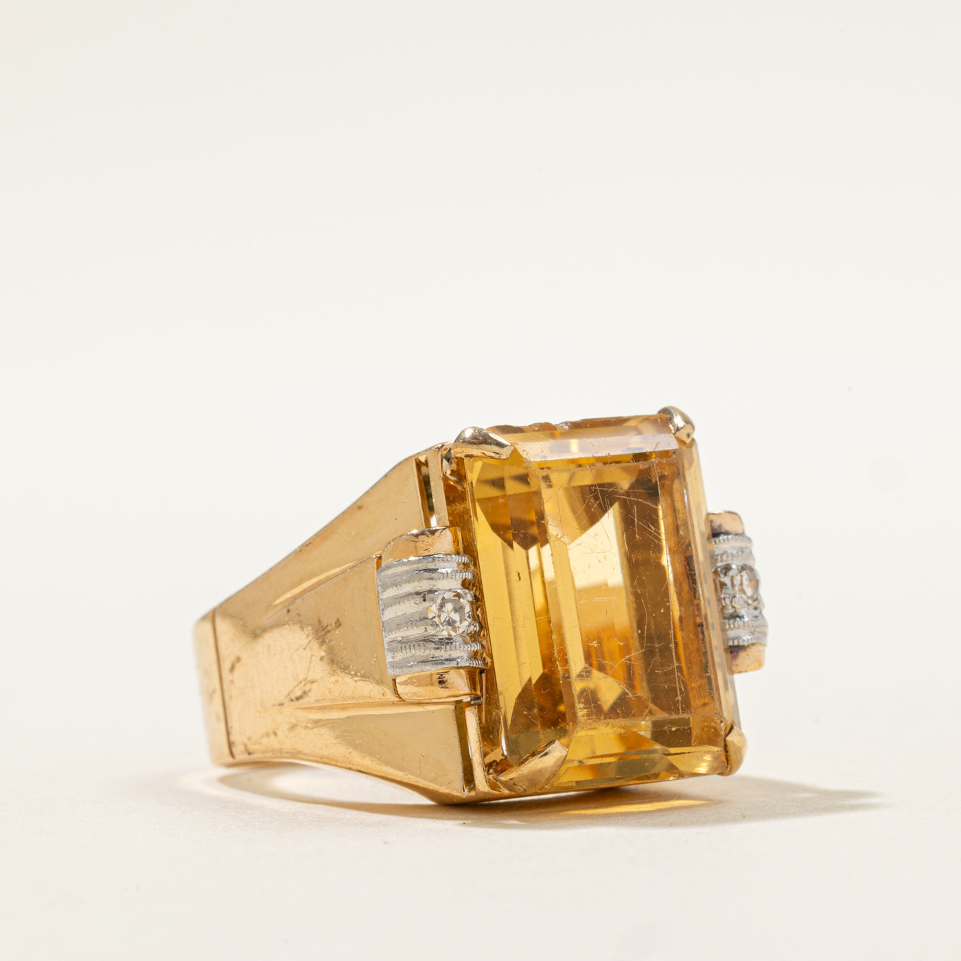 Bague cocktail en citrine et diamants des années 1950 | 0,05 ct au total, 10,00 ct | Taille 6,75 |