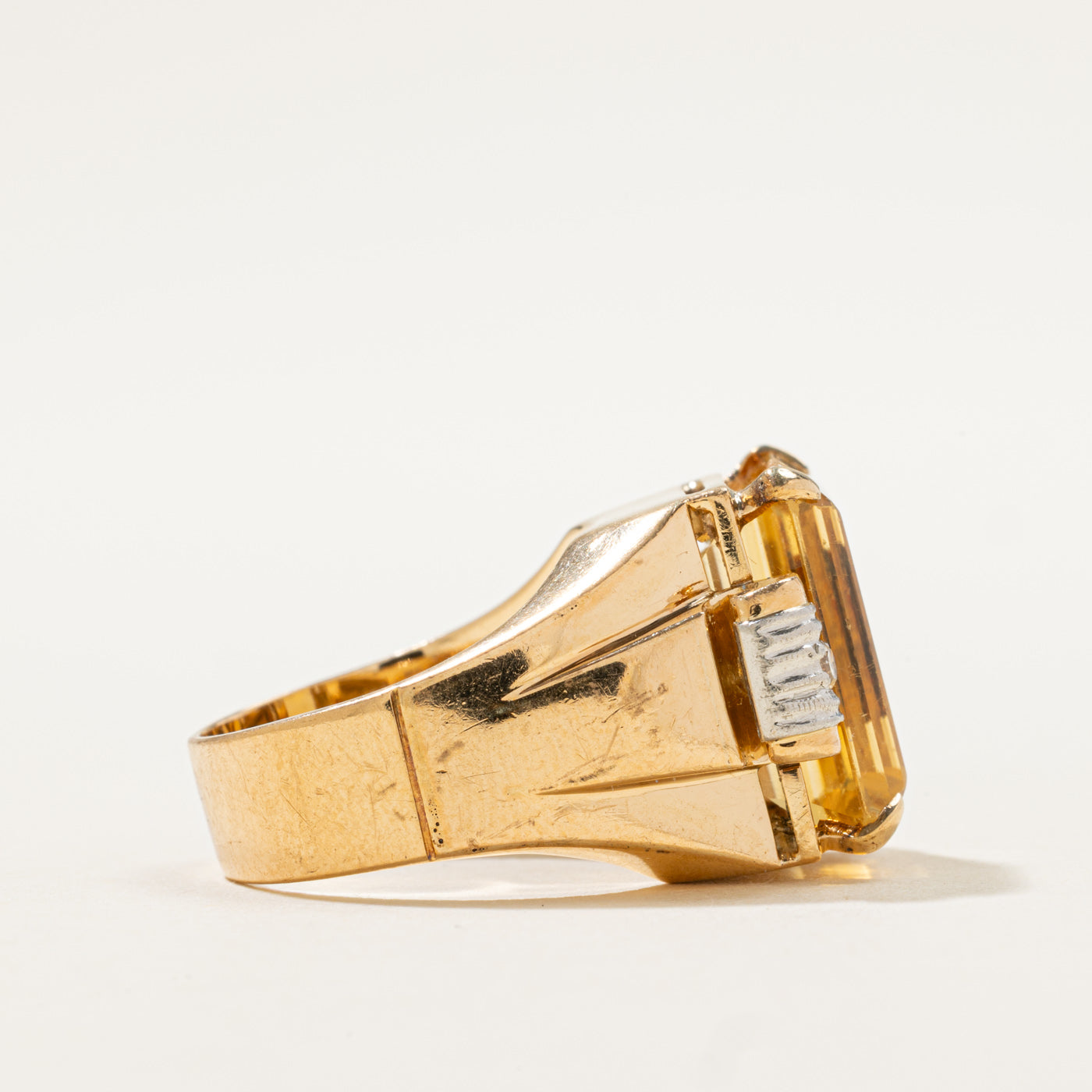Bague cocktail en citrine et diamants des années 1950 | 0,05 ct au total, 10,00 ct | Taille 6,75 |