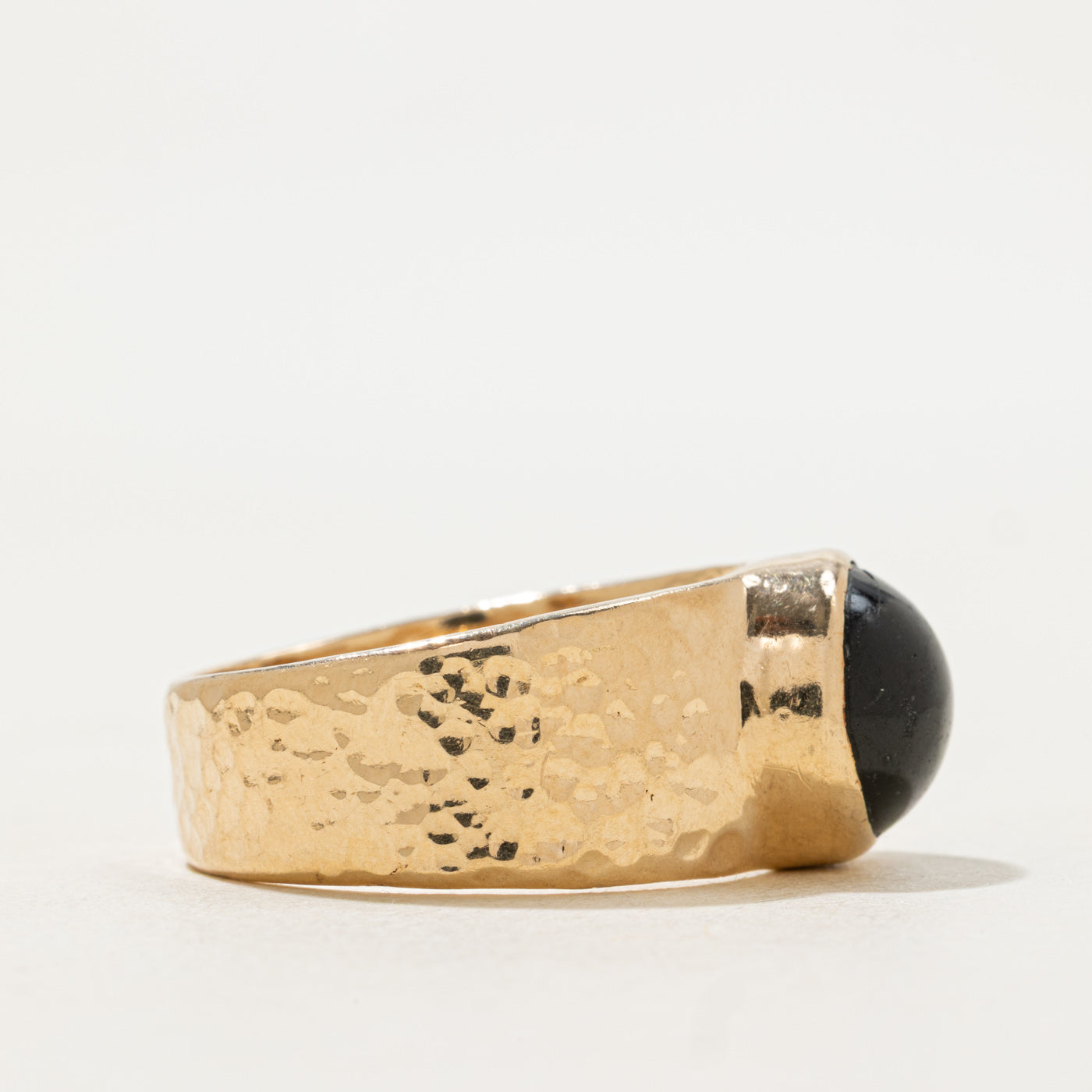 Bague solitaire en diopside étoilé sertie clos | 10,0 ct | Taille 15,25 |