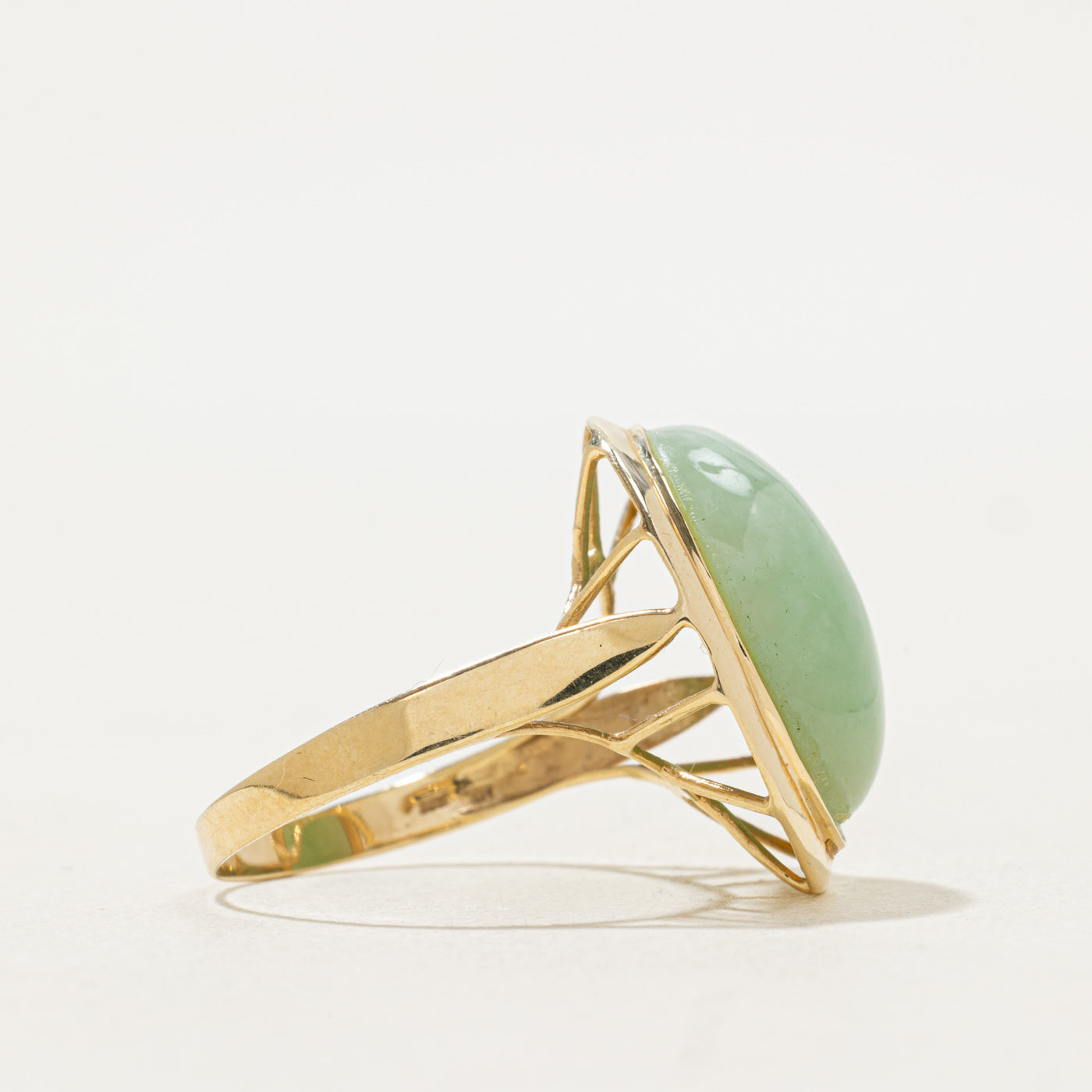 Bague cocktail en jadéite | 10,60 ct | Taille 6,75 |