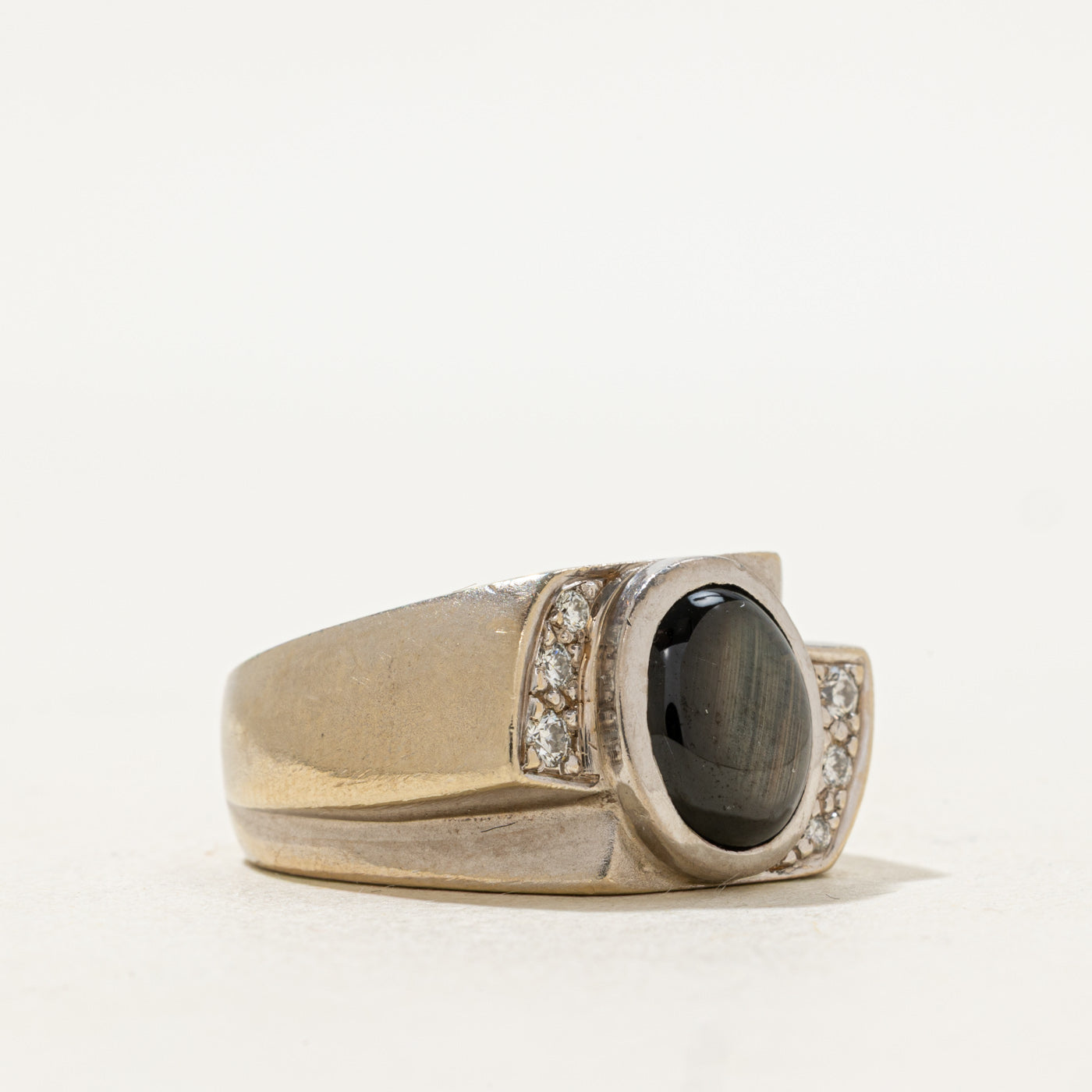 Black Star Sapphire & Diamond Ring | 2.00ct, 0.10ctw | SZ 6.5 |