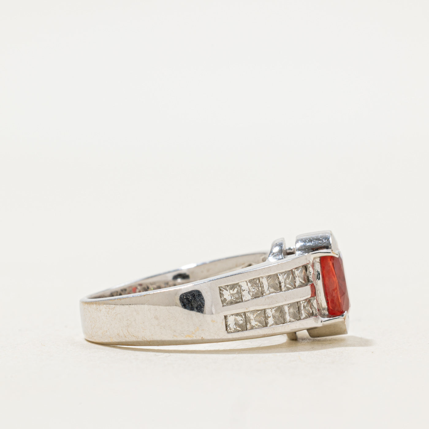 Bague saphir et diamant sertie semi-clos | 1,60 ct, 1,00 ct au total | Taille 6,75 |