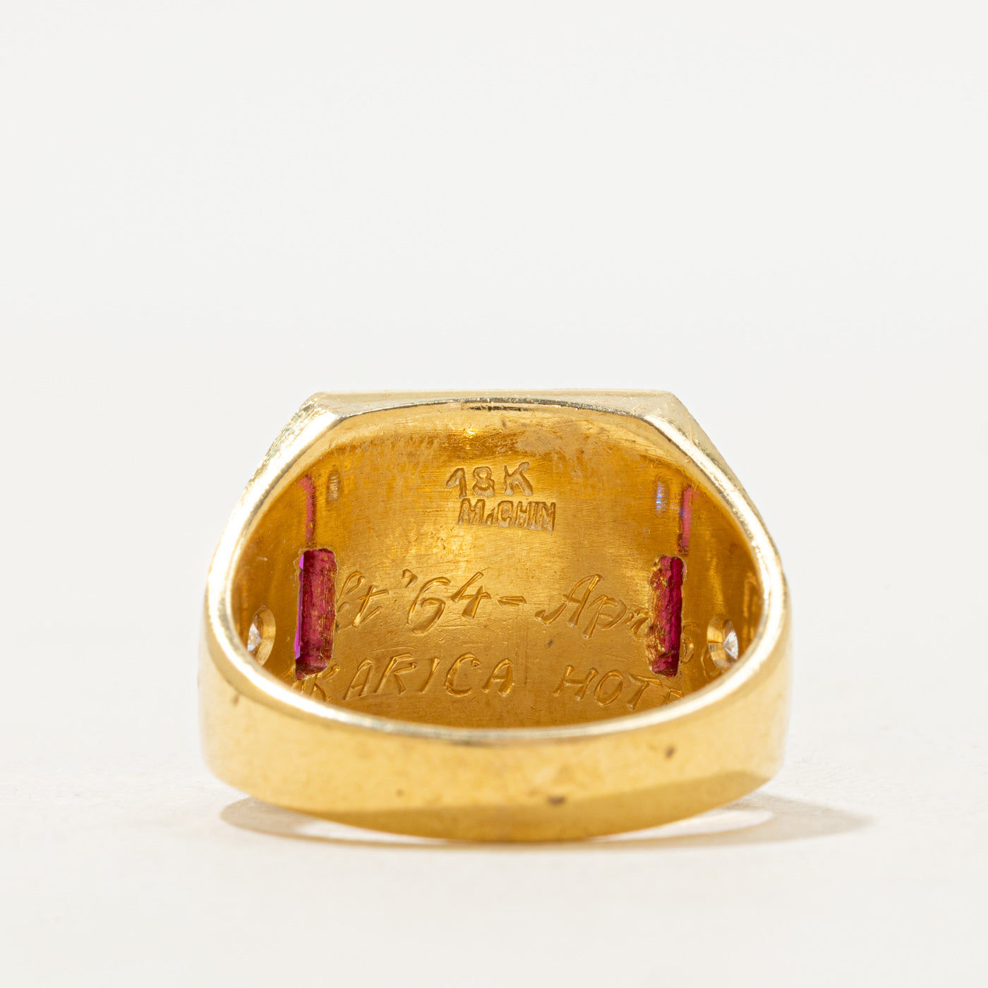Bague « WM » en rubis synthétique et diamants | 0,24 ct, 0,10 ct | Taille 8,5 |