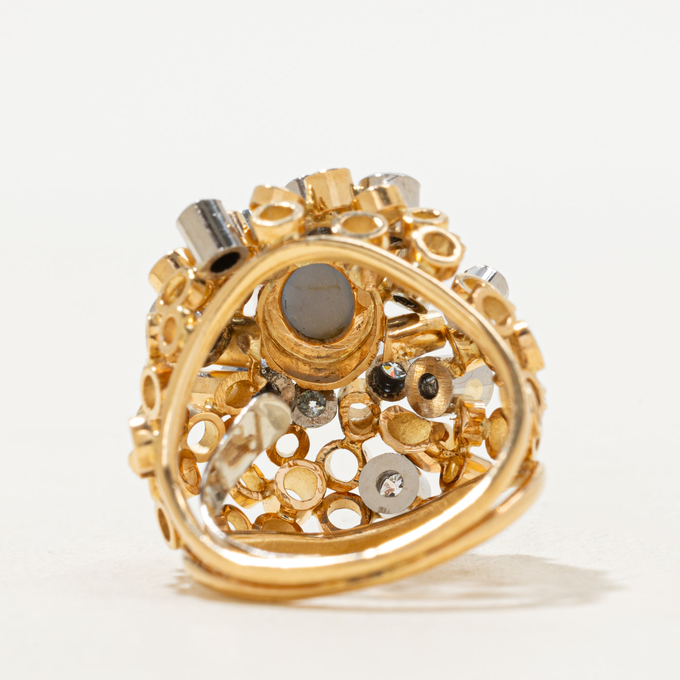 Bague cocktail saphir étoilé et diamants | 1,50 ct, 0,32 ct au total | Taille 3,5 |