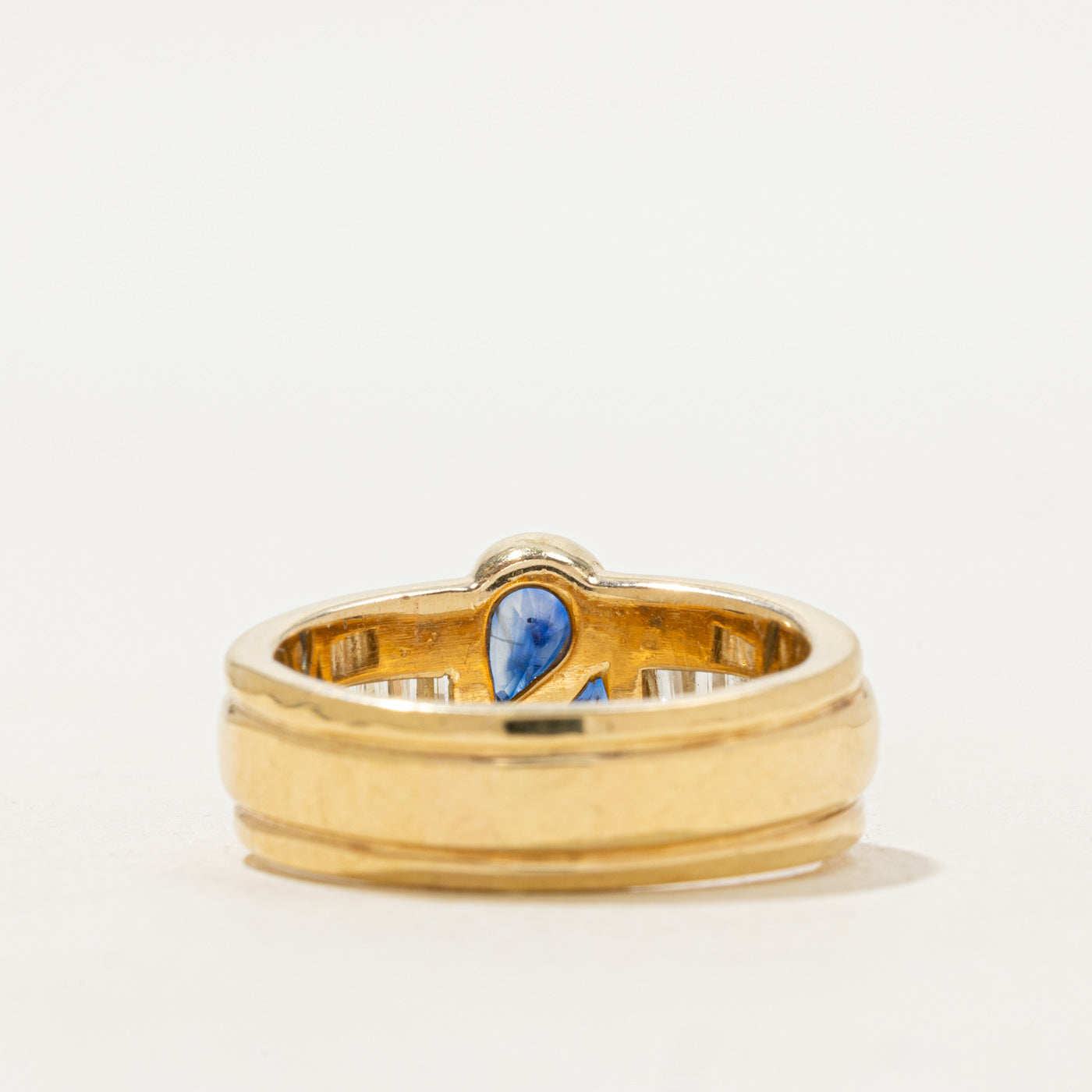 Bague en or jaune 18 carats, saphirs et diamants | 2,08 ct au total, 0,70 ct au total | Taille 9