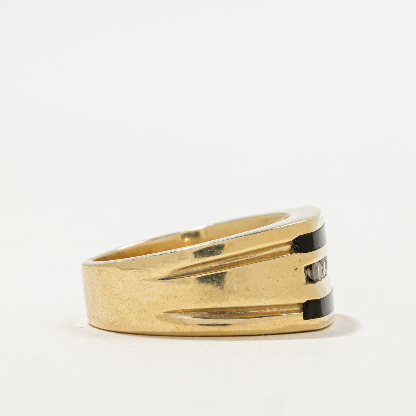 Bague chevalière en onyx noir et diamants | 1,00 ct, 0,28 ct | Taille 10,25 |