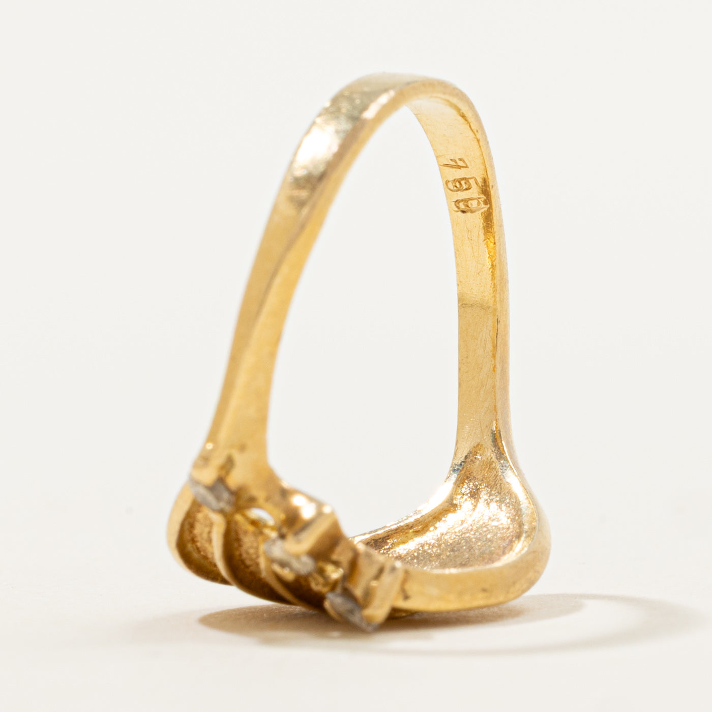 Bague abstraite à trois diamants | 0,09 ct au total | Taille 5,75 |